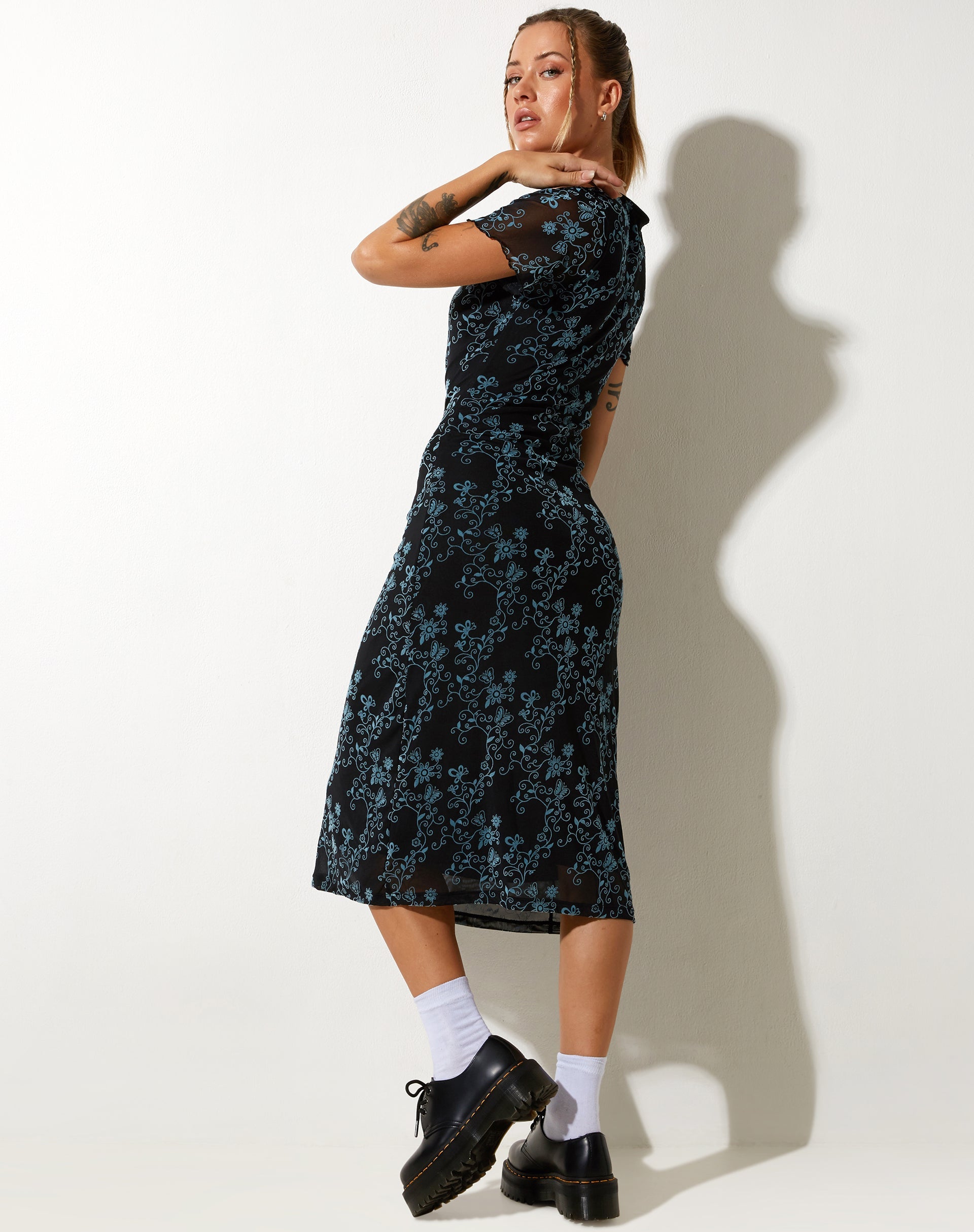 Image de Lorani Midi Dress in Butterfly Vine Flock Blue