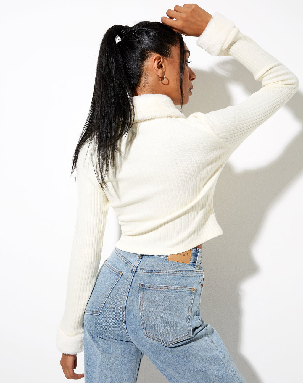 Cardigan en fourrure Loria en ivoire