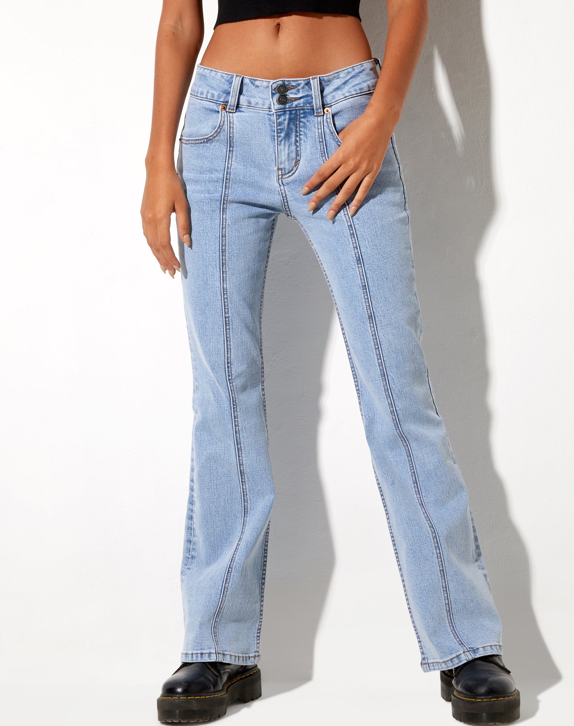Image de Jeans à couture basse en bleu super léger