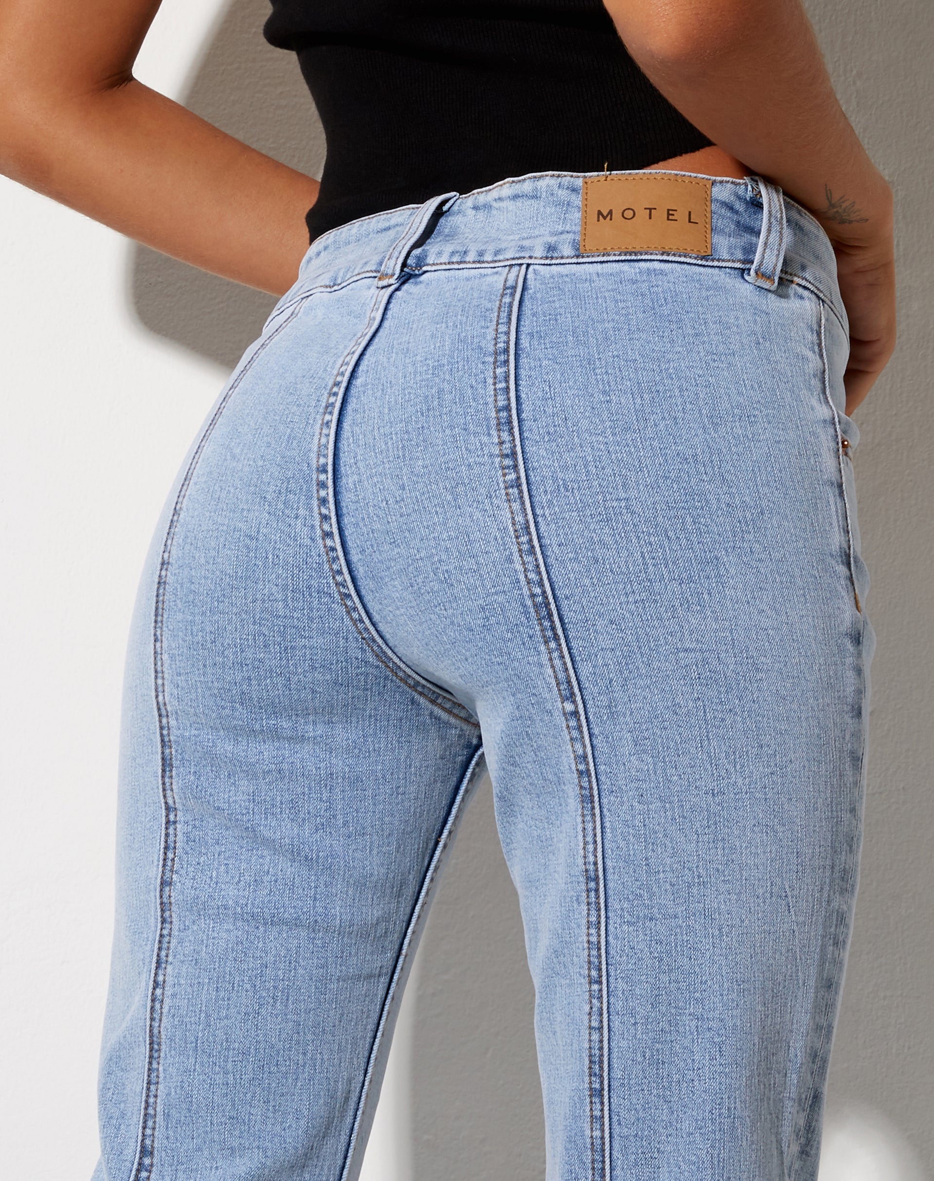 Image de Jeans à couture basse en bleu super léger