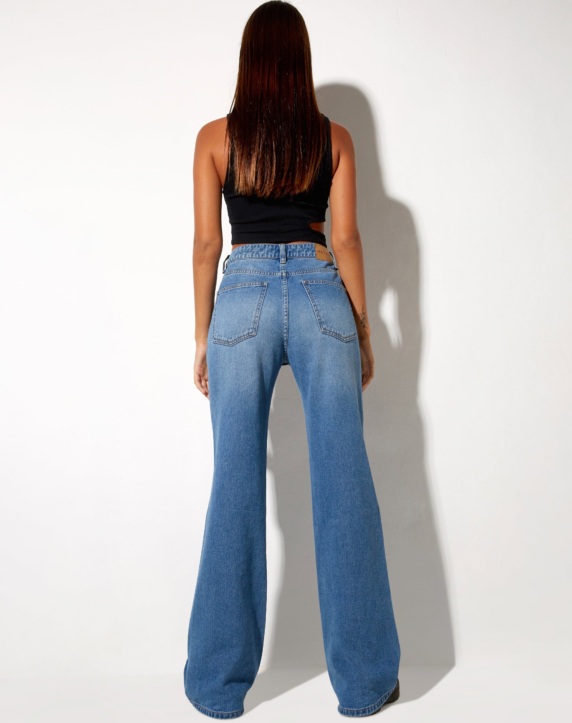 Image de Jeans à taille basse en bleu délavé