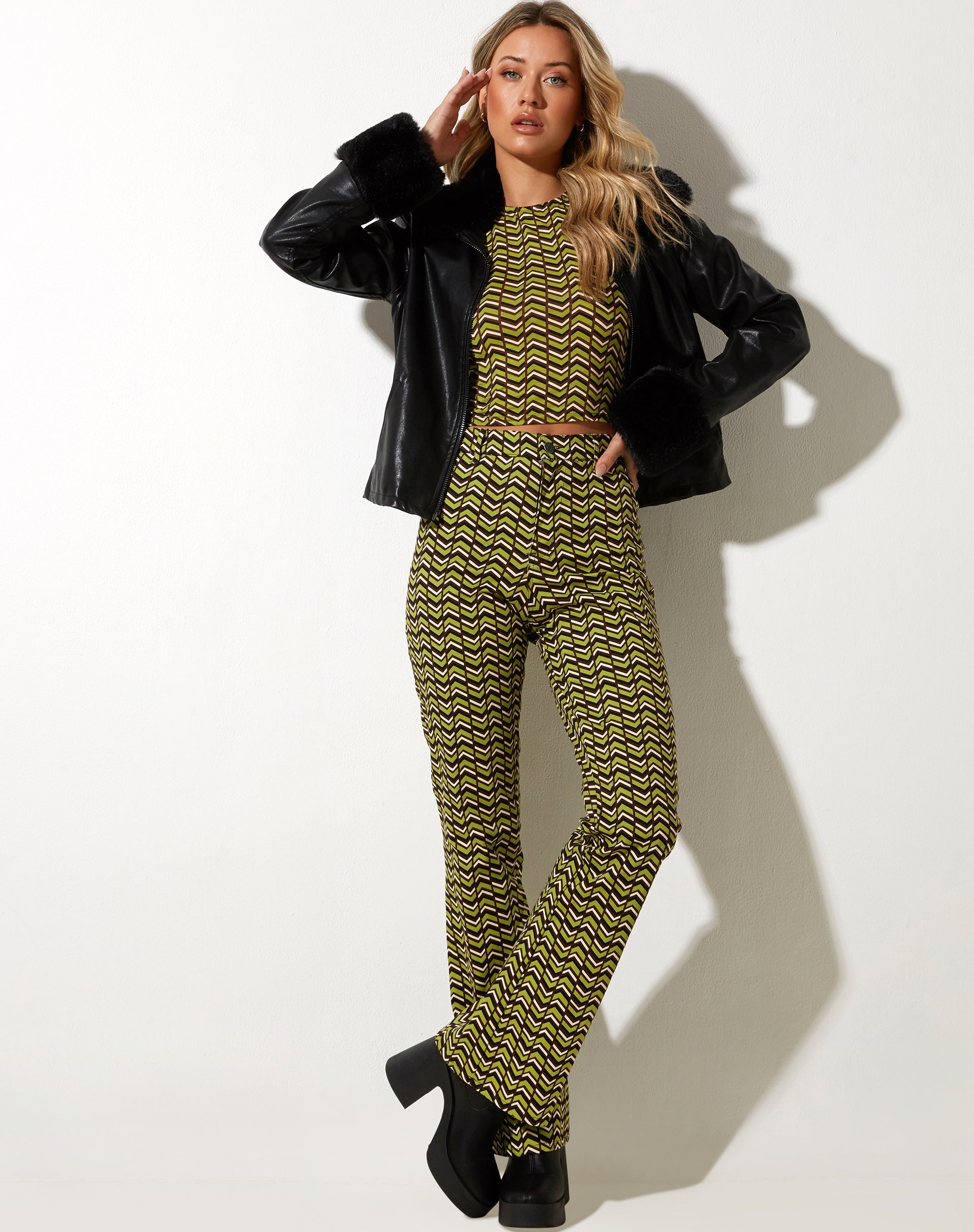 image de Zoven Flare Trouser in Chevron Green