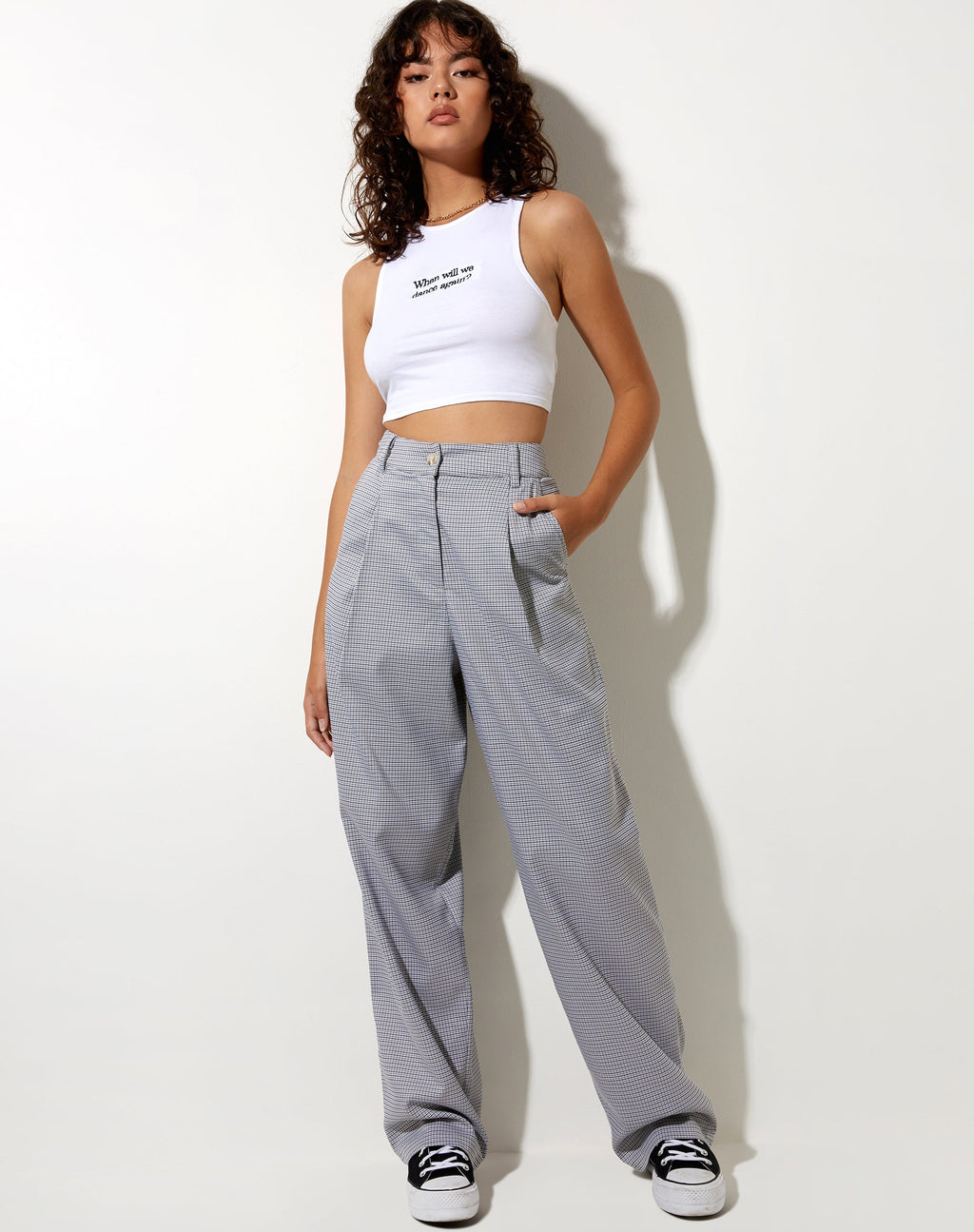 Pantalon Sakila à petits carreaux noir et gris