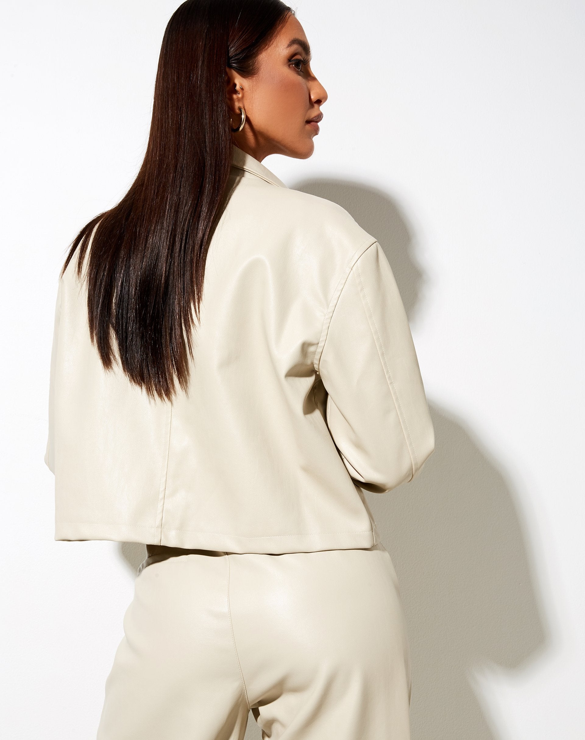 Image de Maja Blazer court en Pu Ecru