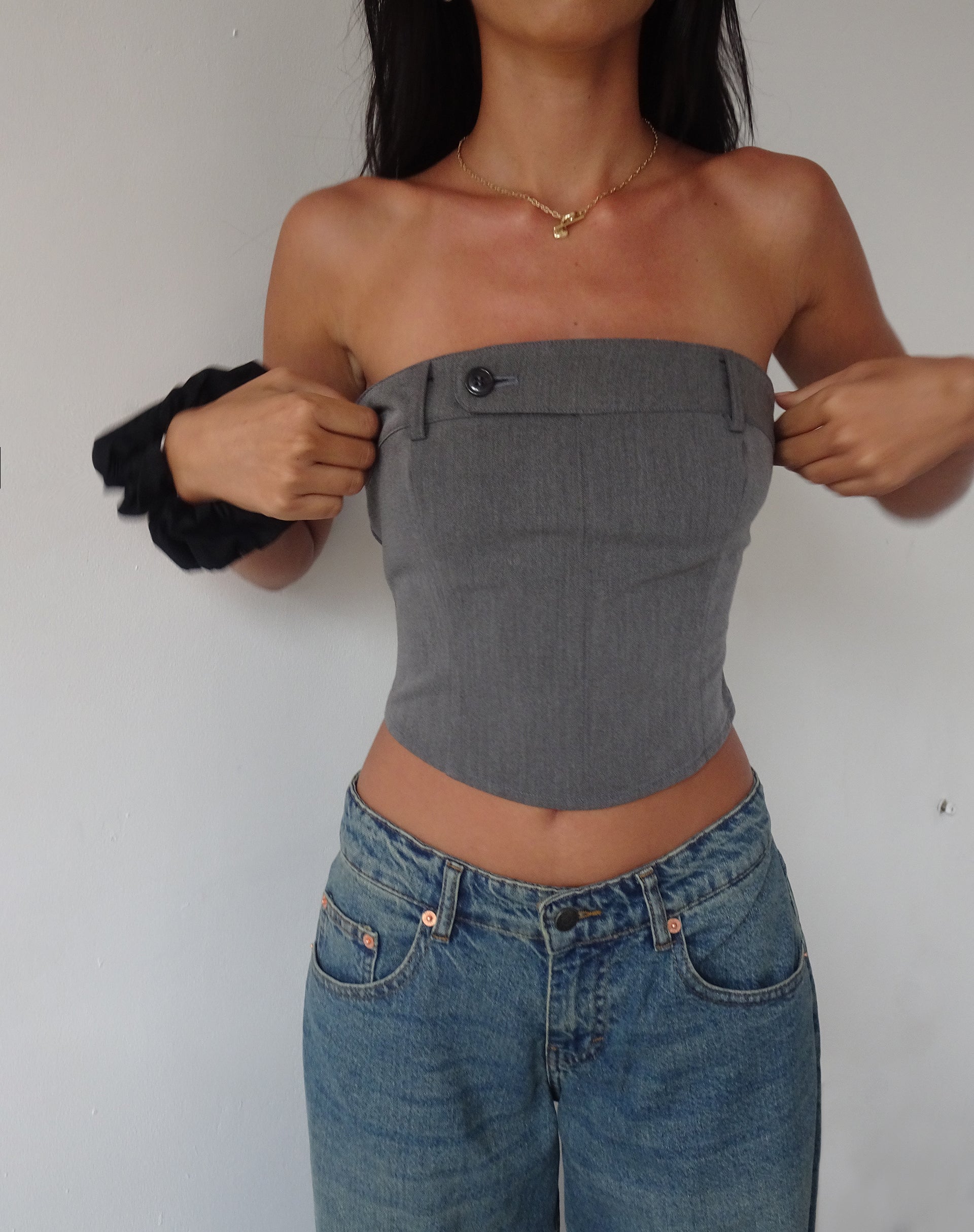 image de Manaf Belt Detail Corset Top in Tailoring Charcoal