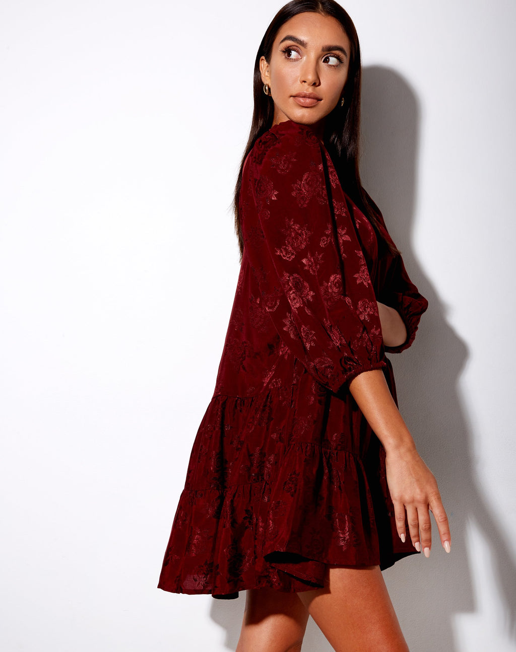 Robe de thé Mareta en satin rose mûrier