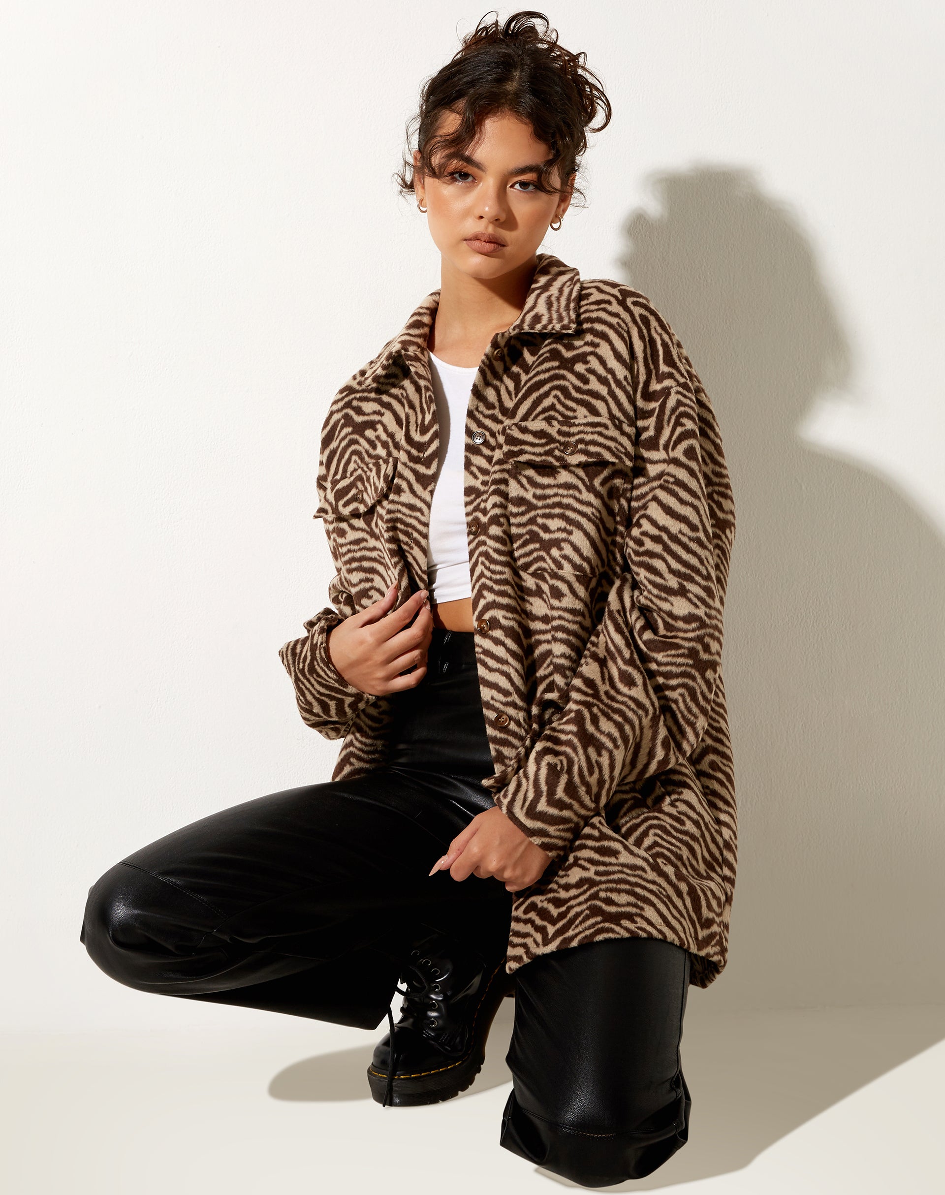 Image de la chemise Medita en brun animal