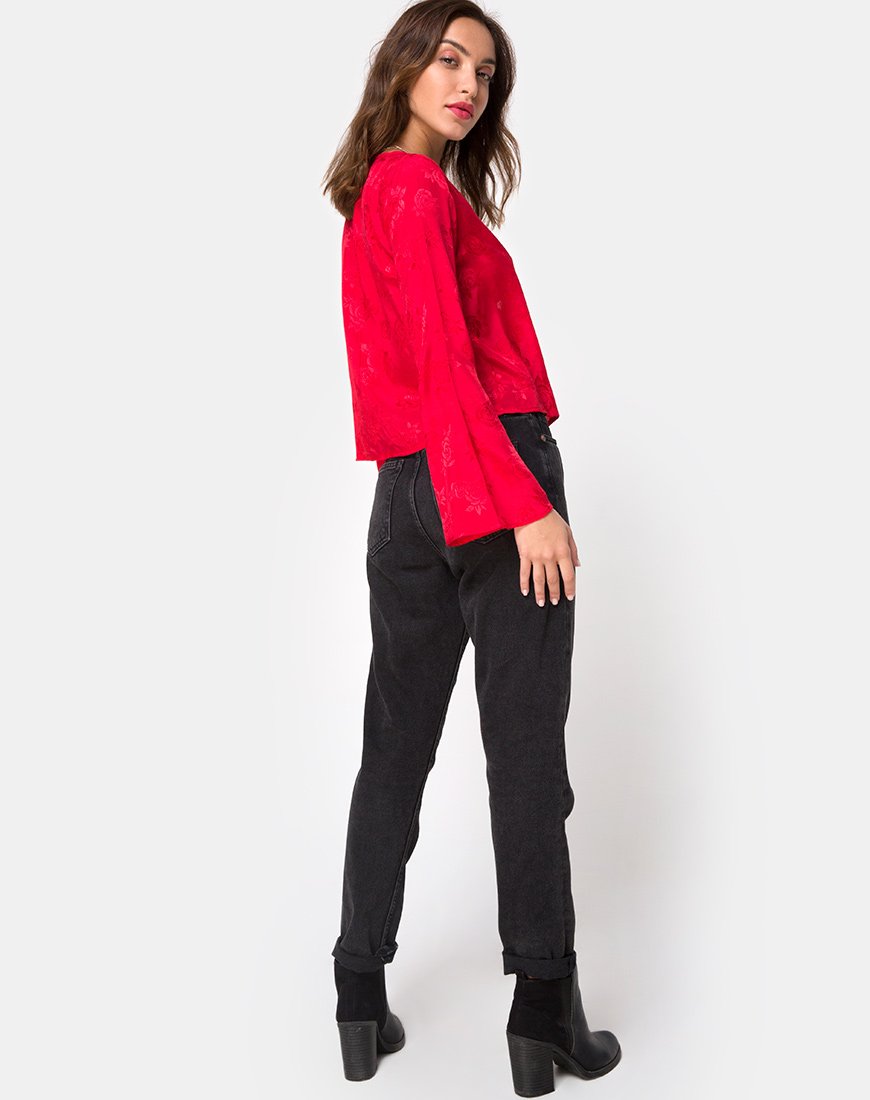 Image de la blouse Merida en satin rouge
