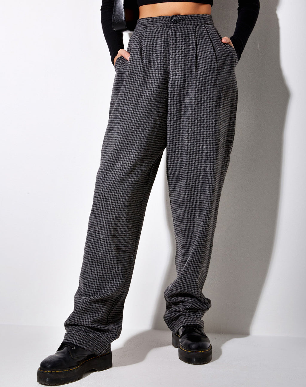 Pantalon large Misha en pied-de-poule noir et gris