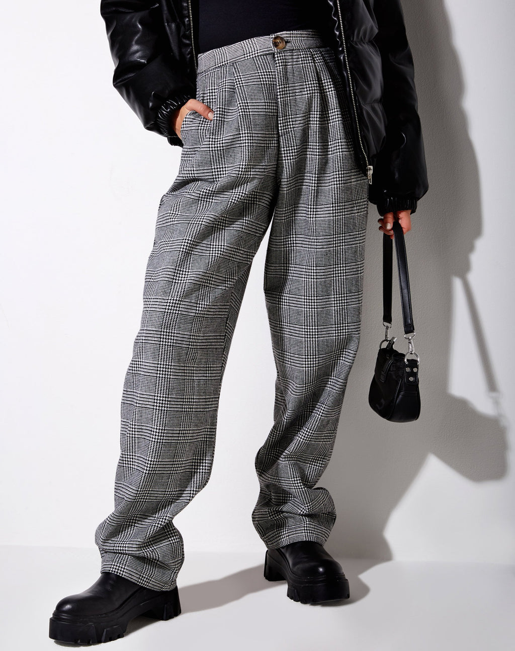 Pantalon large Misha en pied-de-poule noir