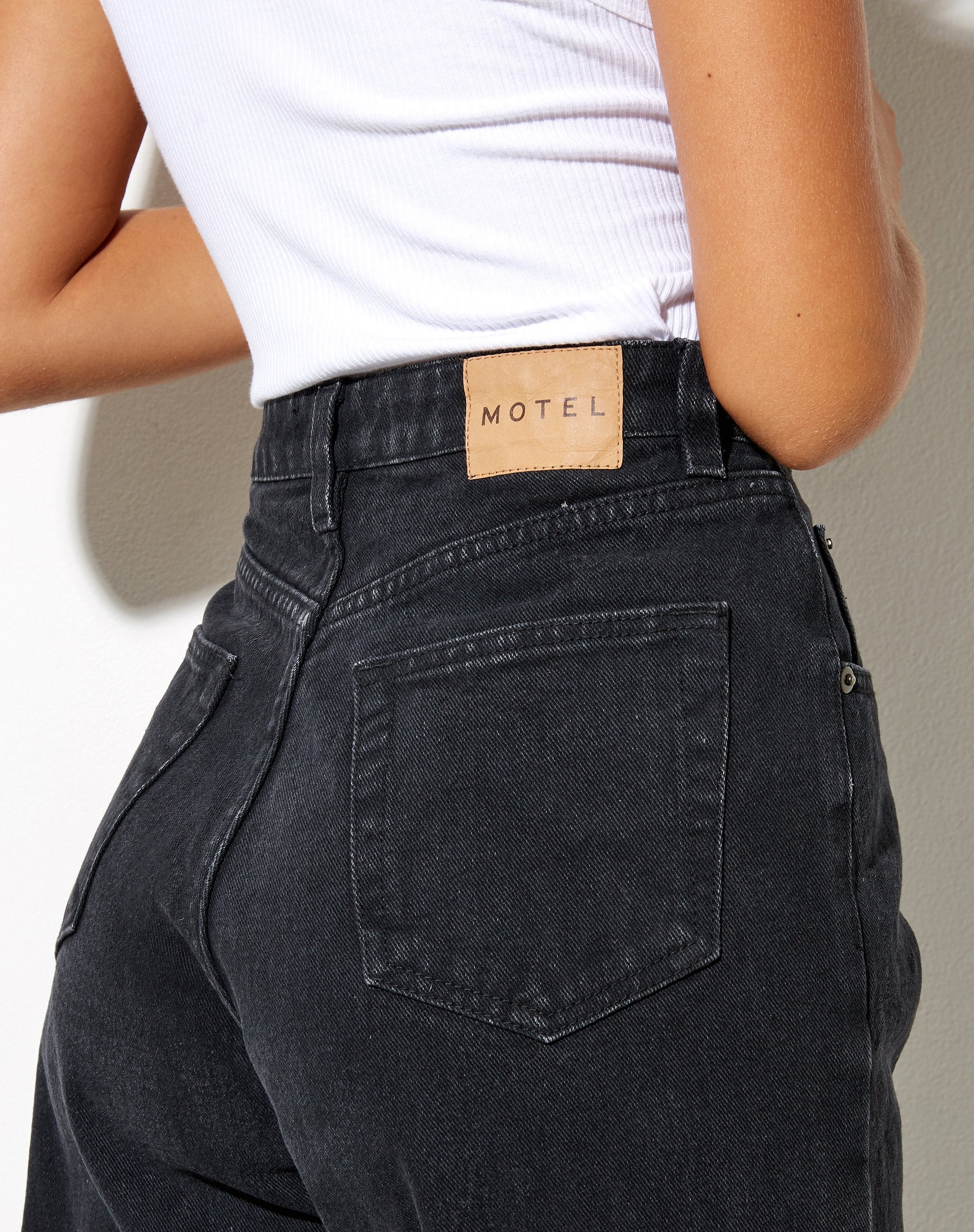 Image de Mom Jeans in Black Wash