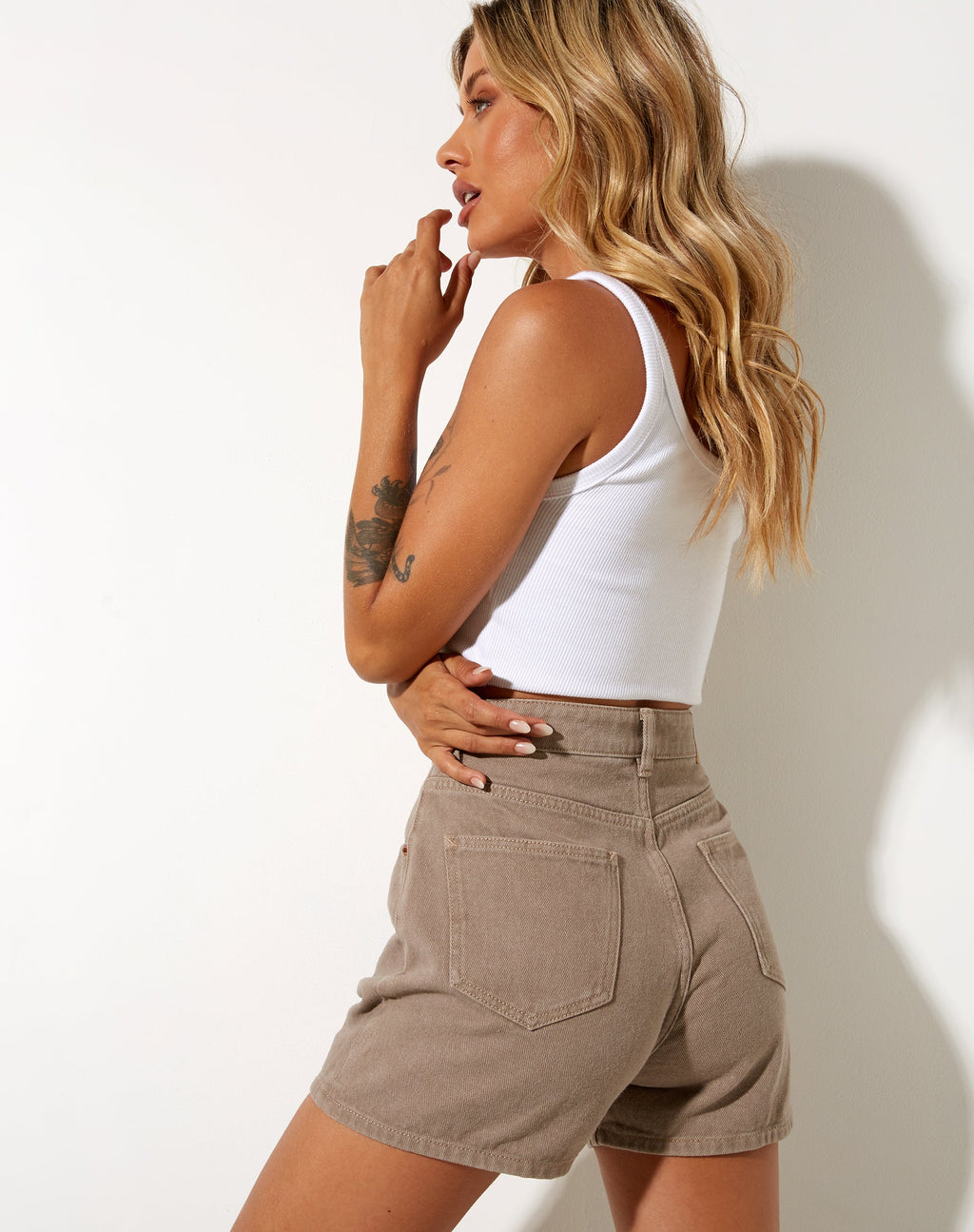 Short en denim Mom en olive brûlé
