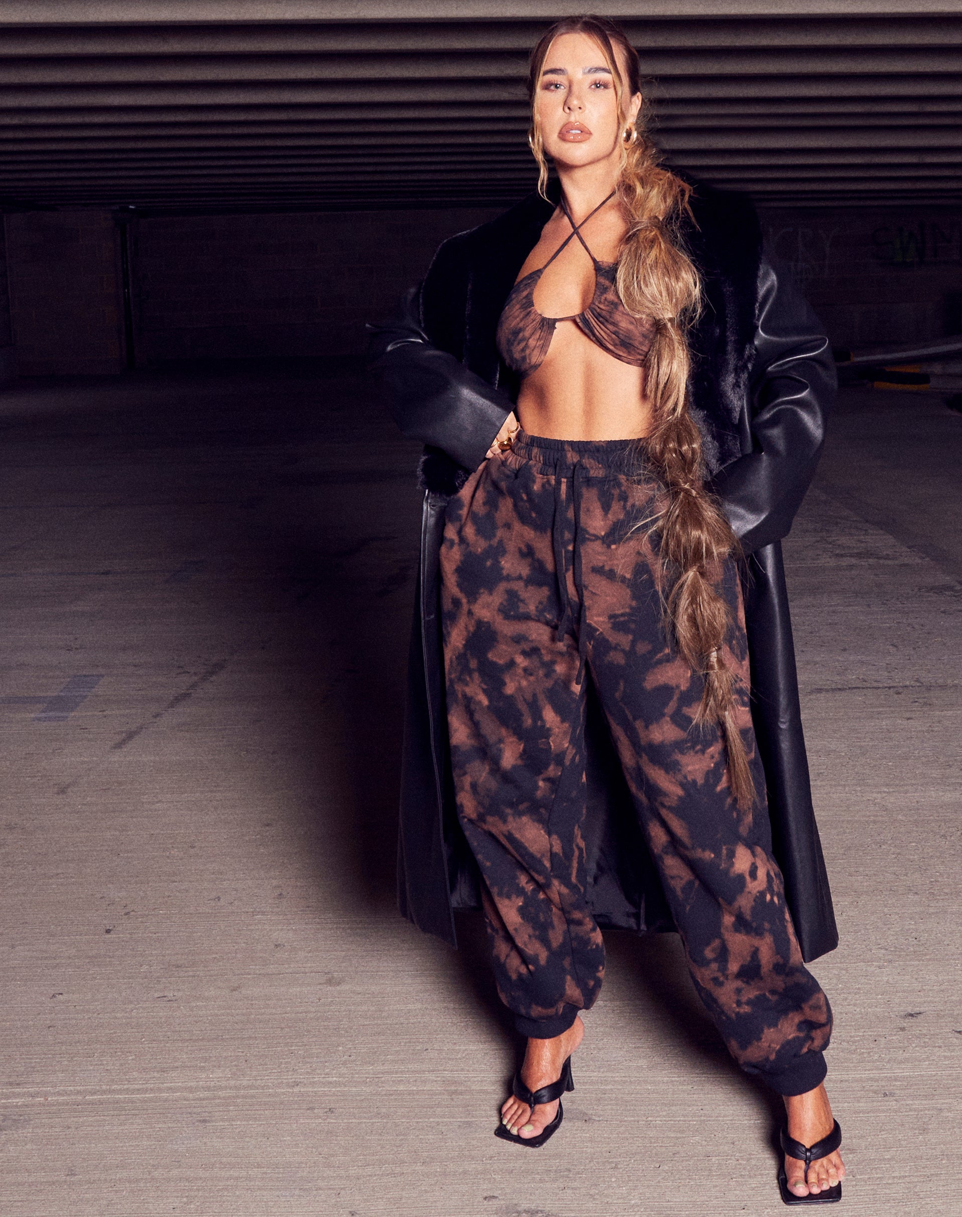 Image de Yessa Crop Top in Black Rust Tie Dye