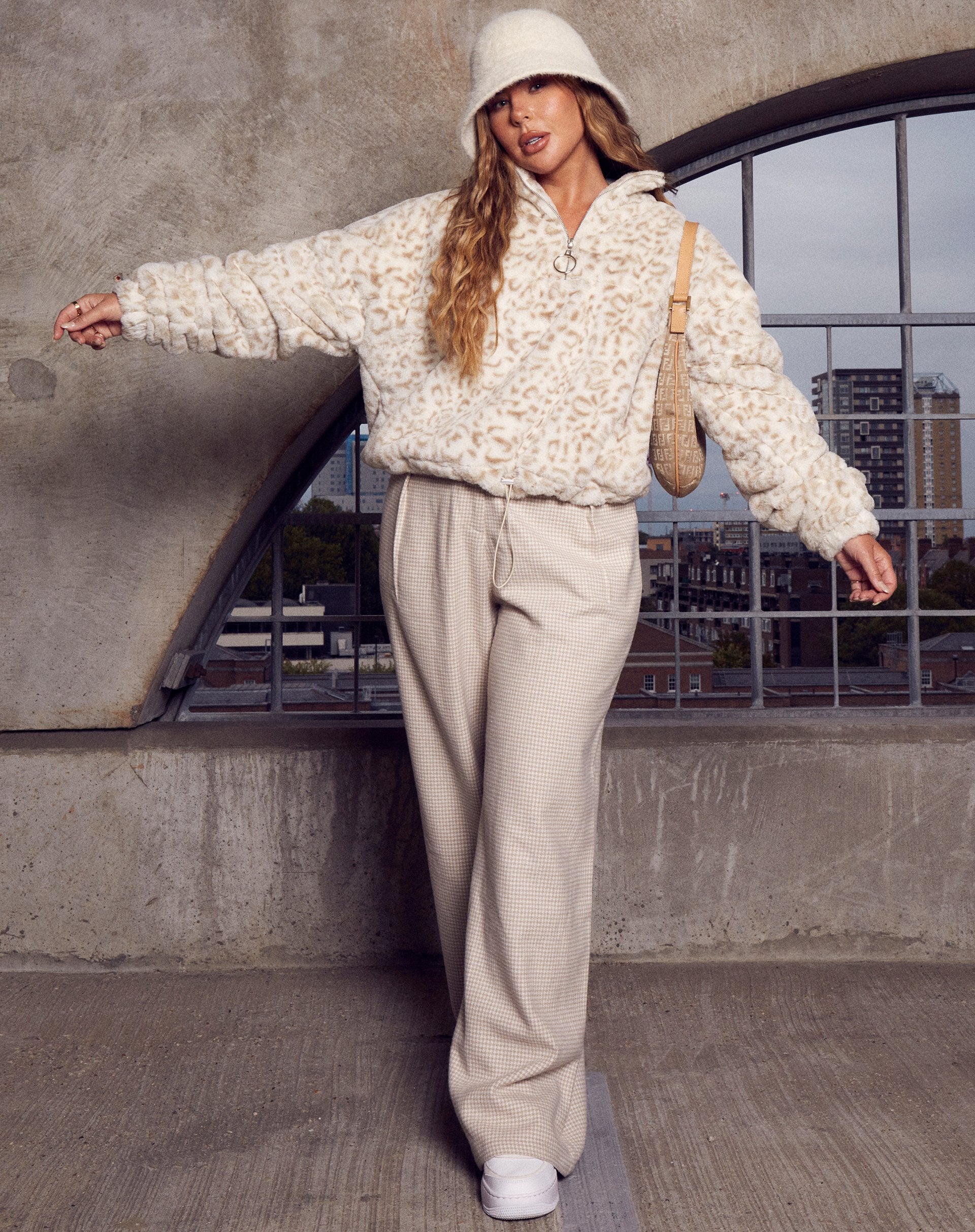 Image de Nero Ring Pull Jacket in Animal White and Cream