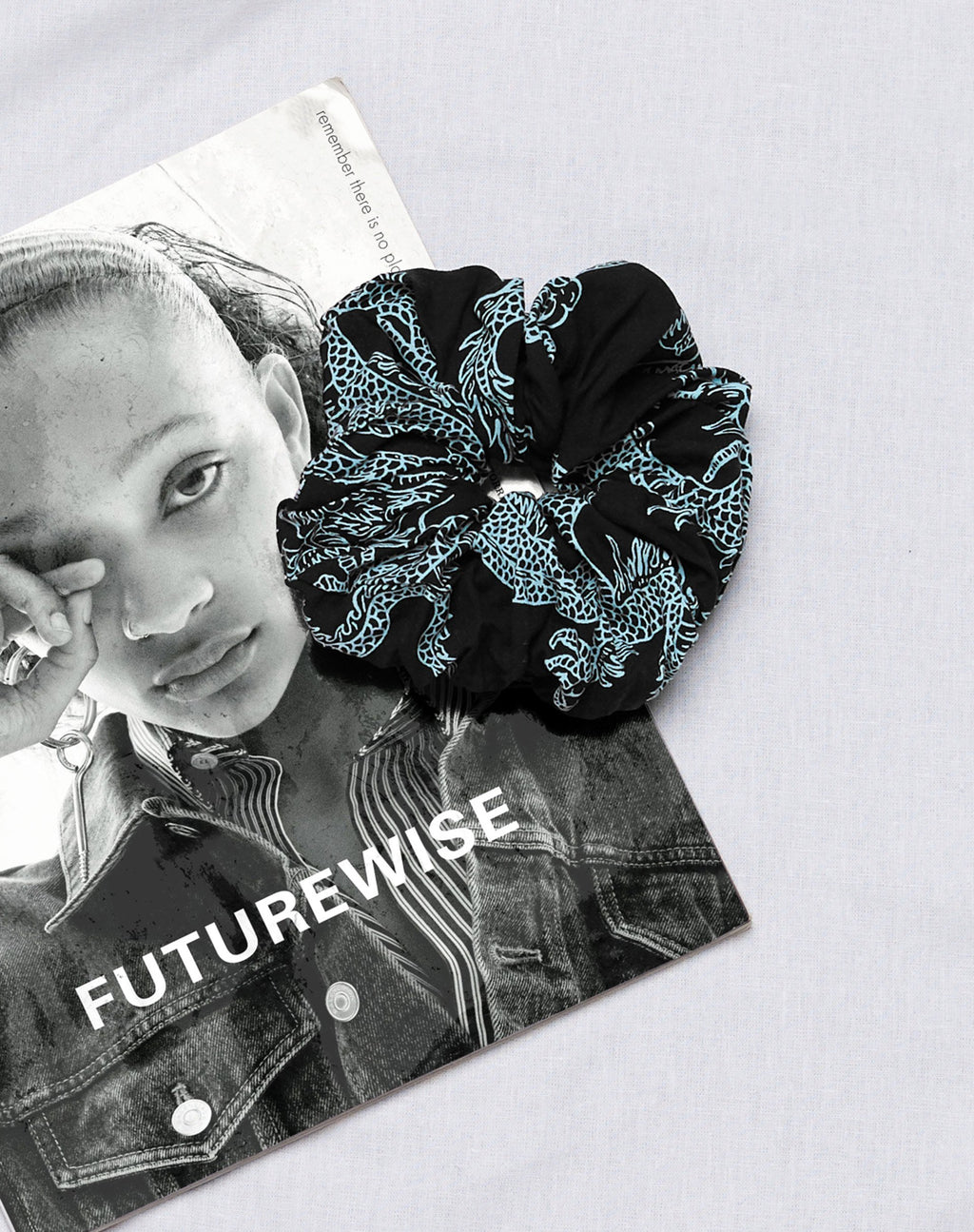 Chouchou XL en fleur de dragon noir et menthe