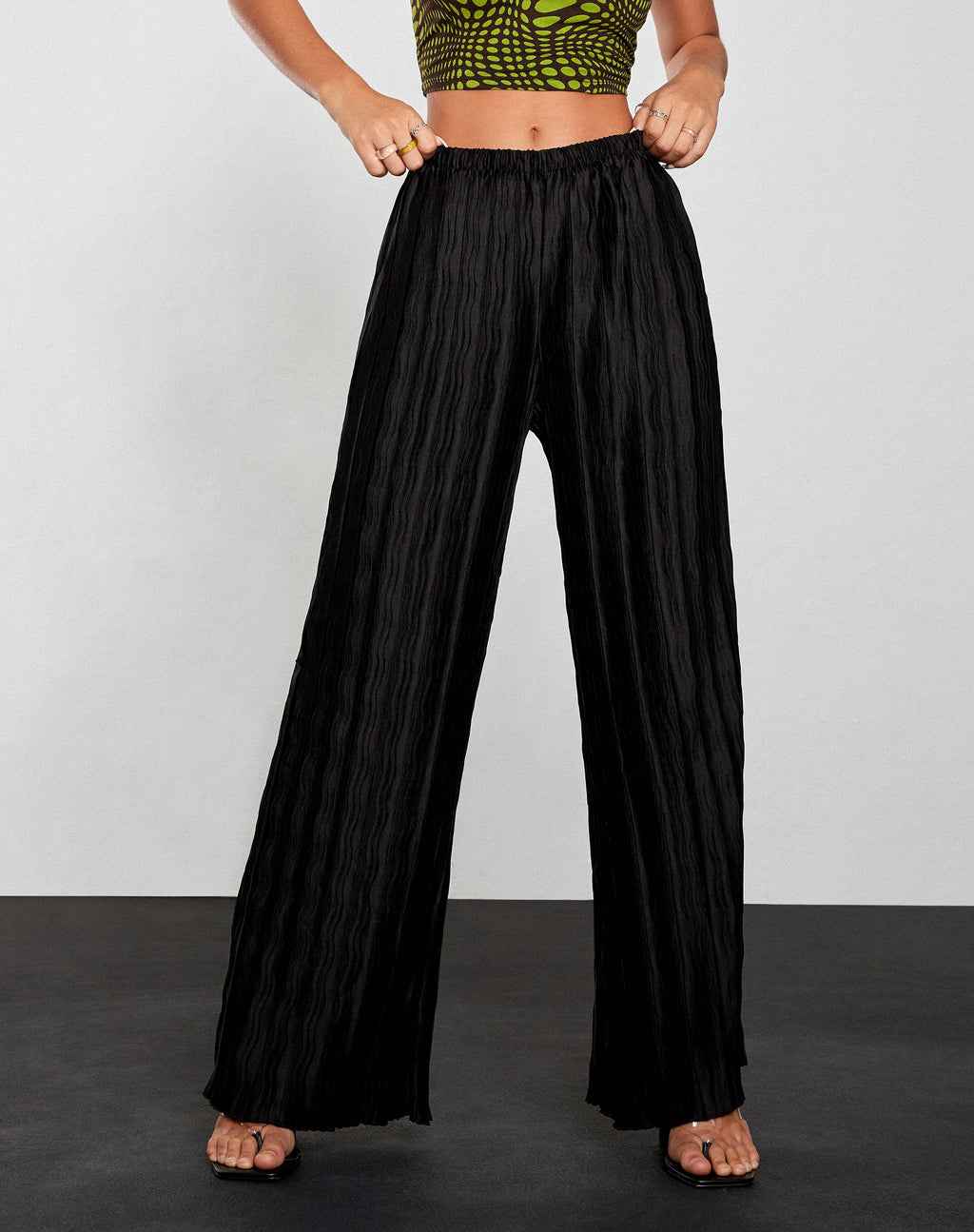 Pantalon Bian en noir froissé