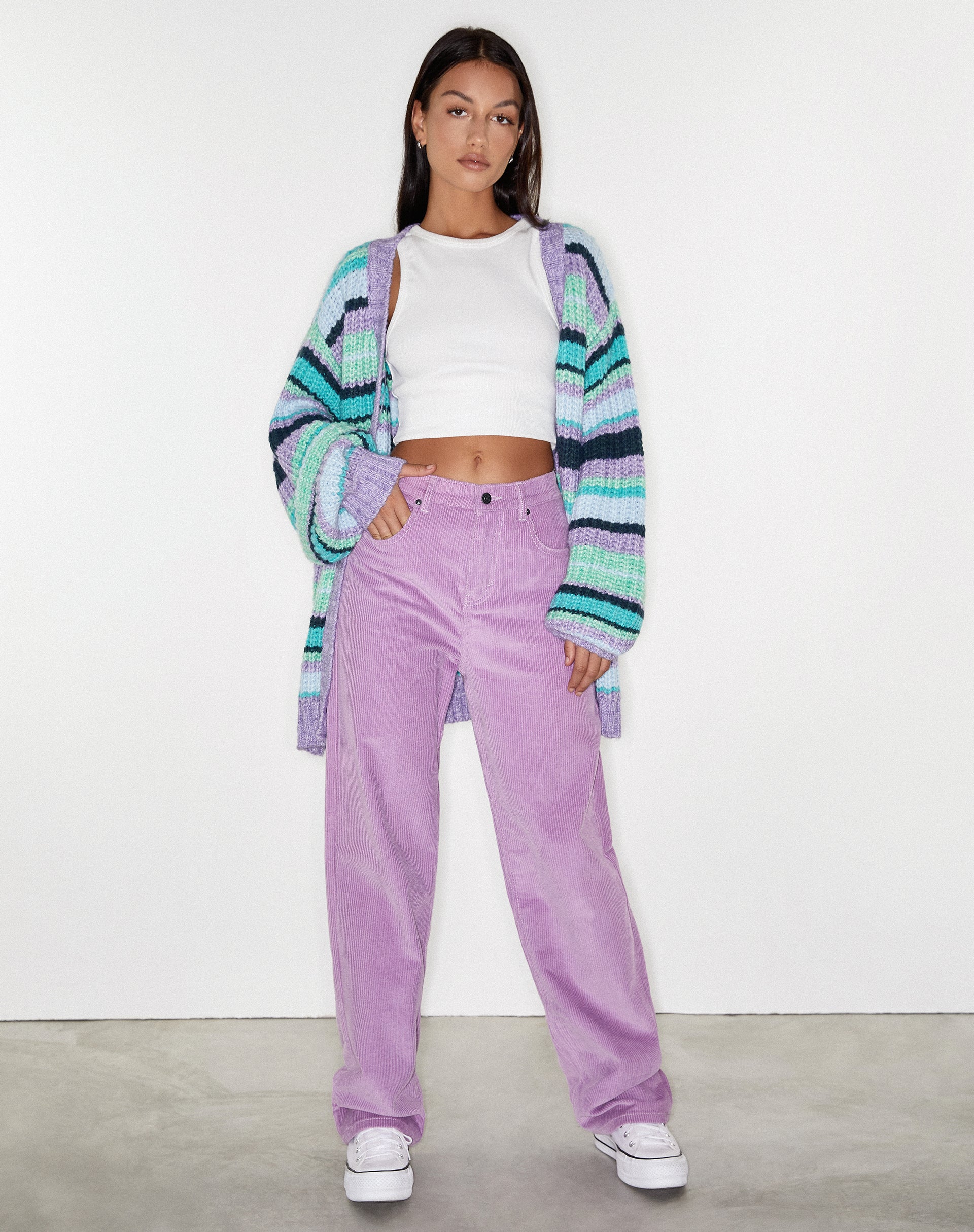 Image de pantalon parallèle en velours côtelé lilas
