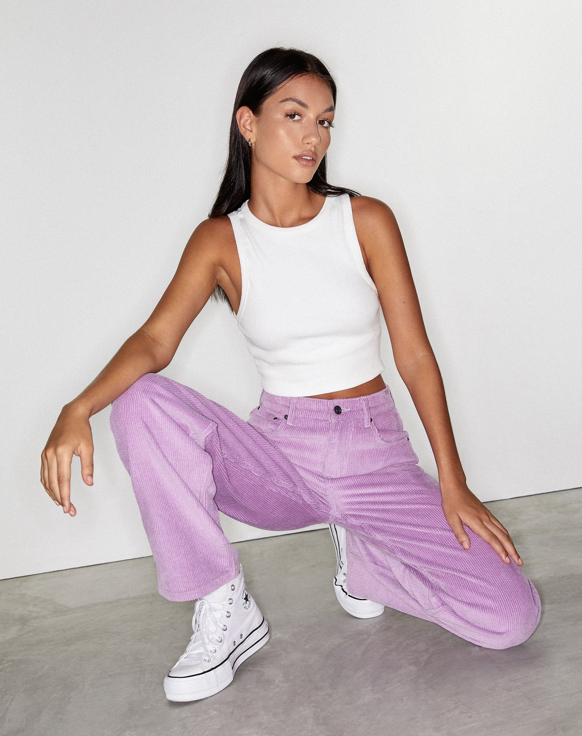 Image de pantalon parallèle en velours côtelé lilas