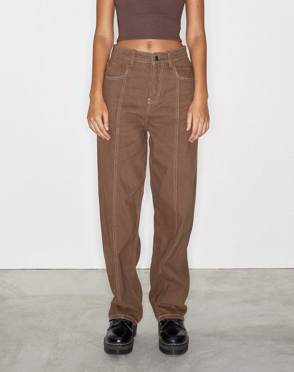 Jeans Seam Parallel en brun riche