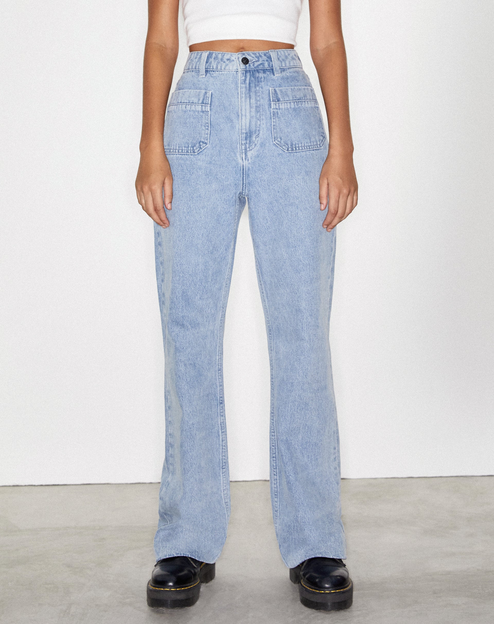 Image de Retro Pocket Flare Jeans in Super Light Wash