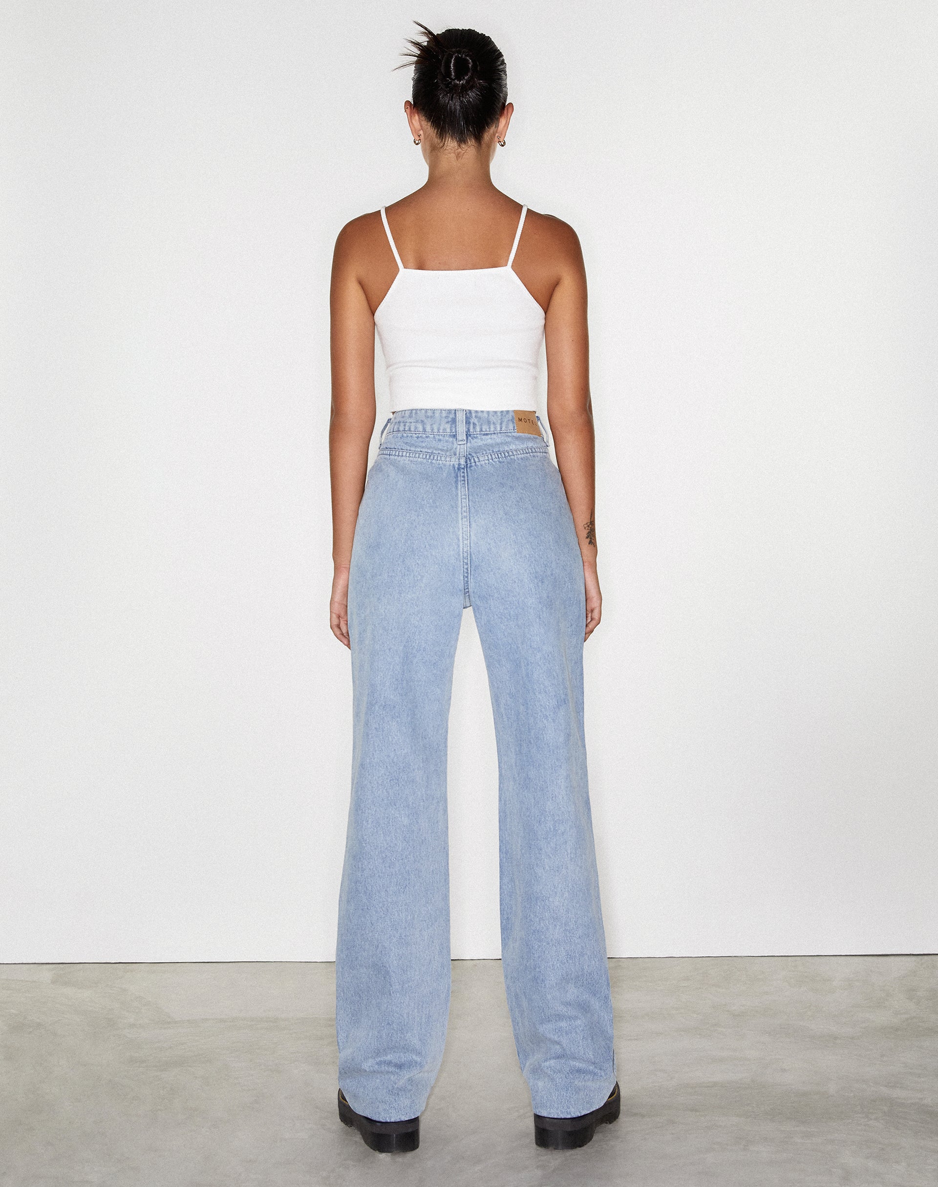 Image de Retro Pocket Flare Jeans in Super Light Wash