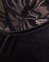 Satin noir avec dentelle