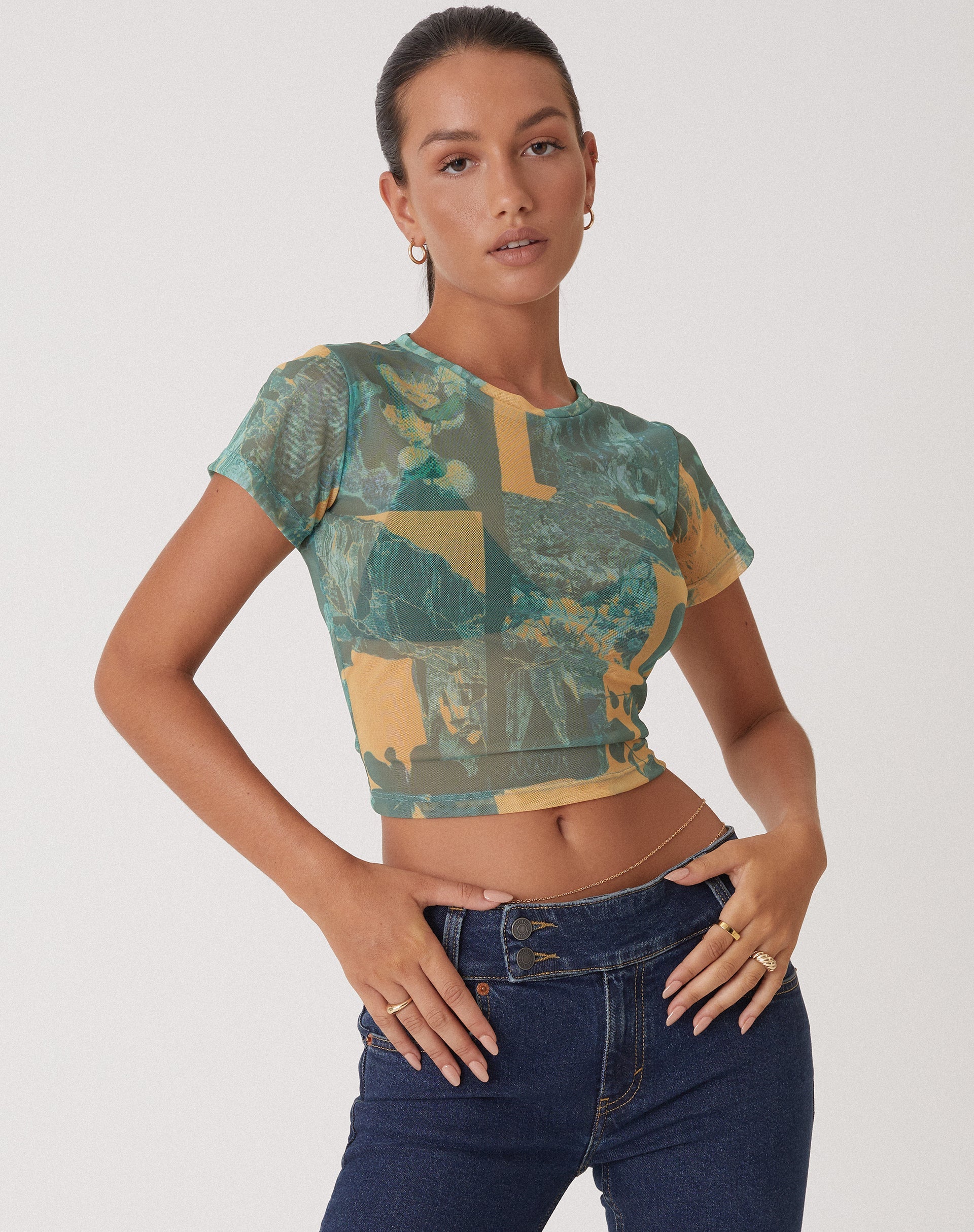 Image de Motel x Olivia Neill Zora Top in Collage Floral Shadow Green