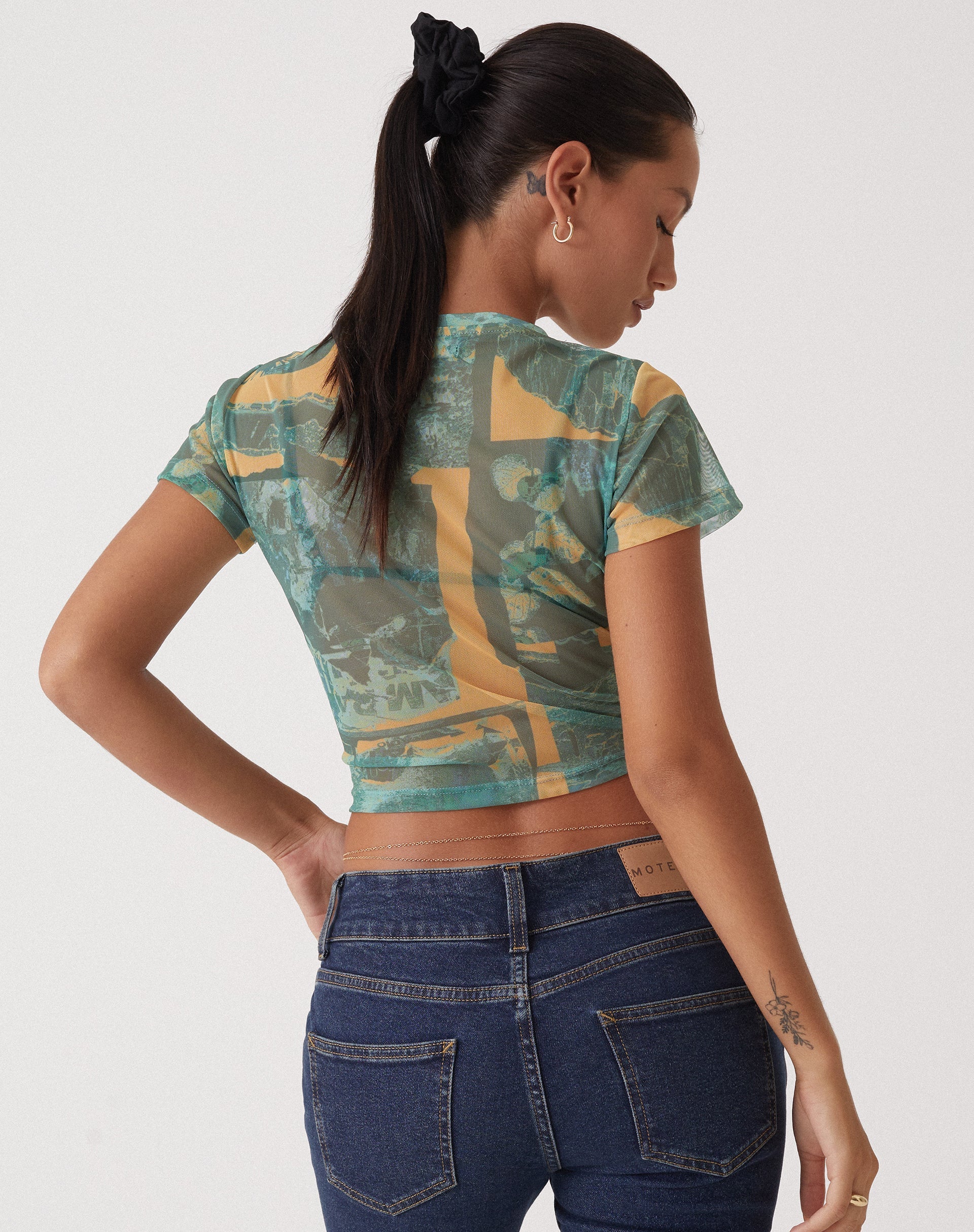 Image de Motel x Olivia Neill Zora Top in Collage Floral Shadow Green