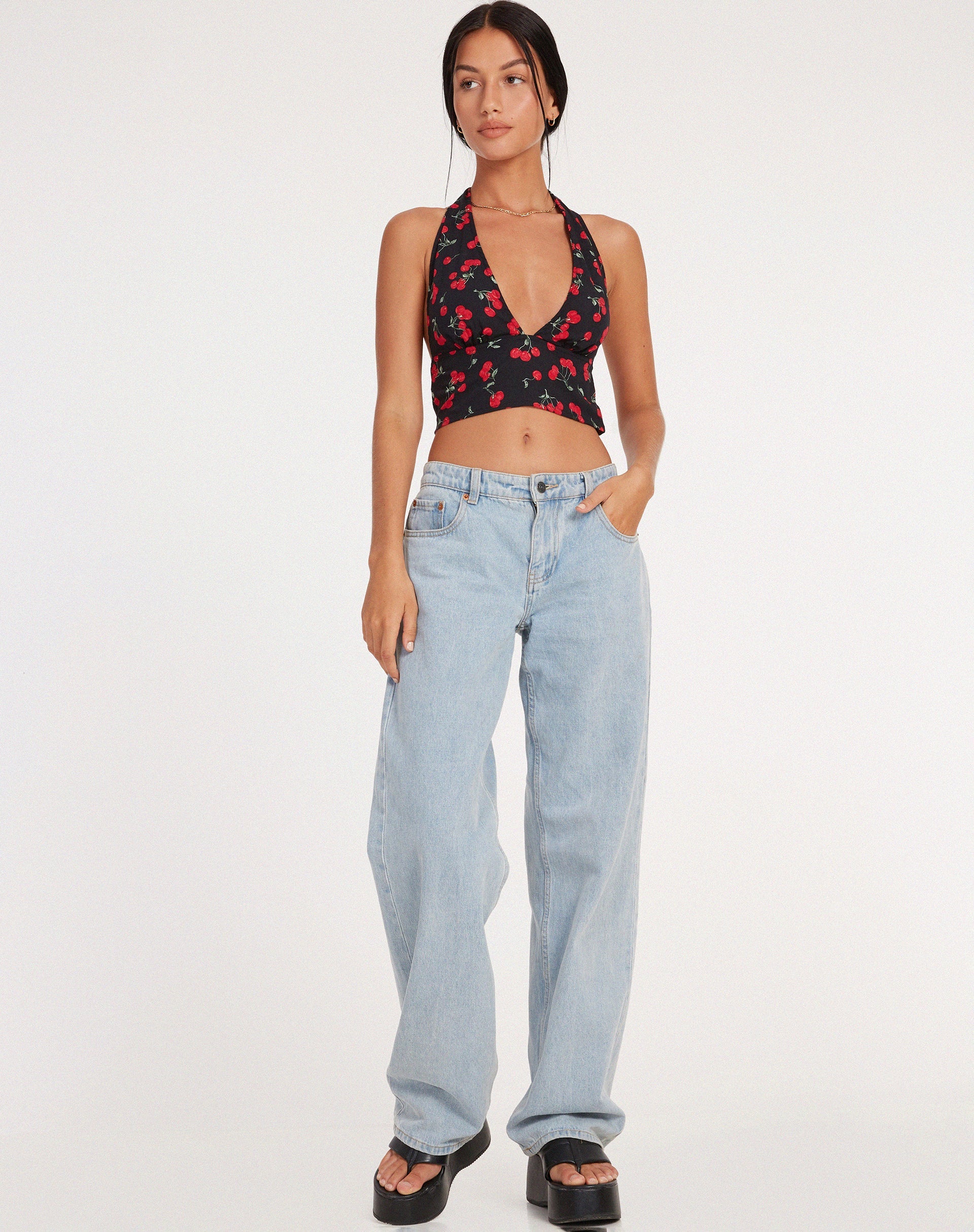 image de Nanda Crop Top in Cherries Black