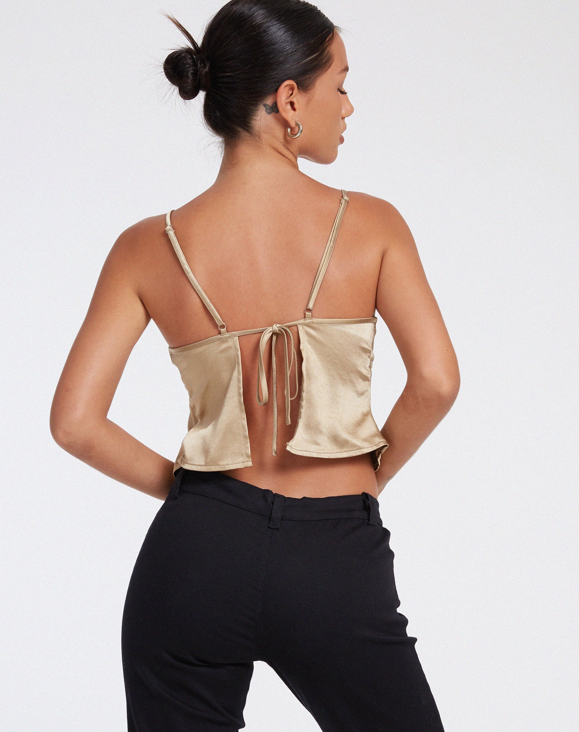 image de Nandina Top en Satin Olive Gold