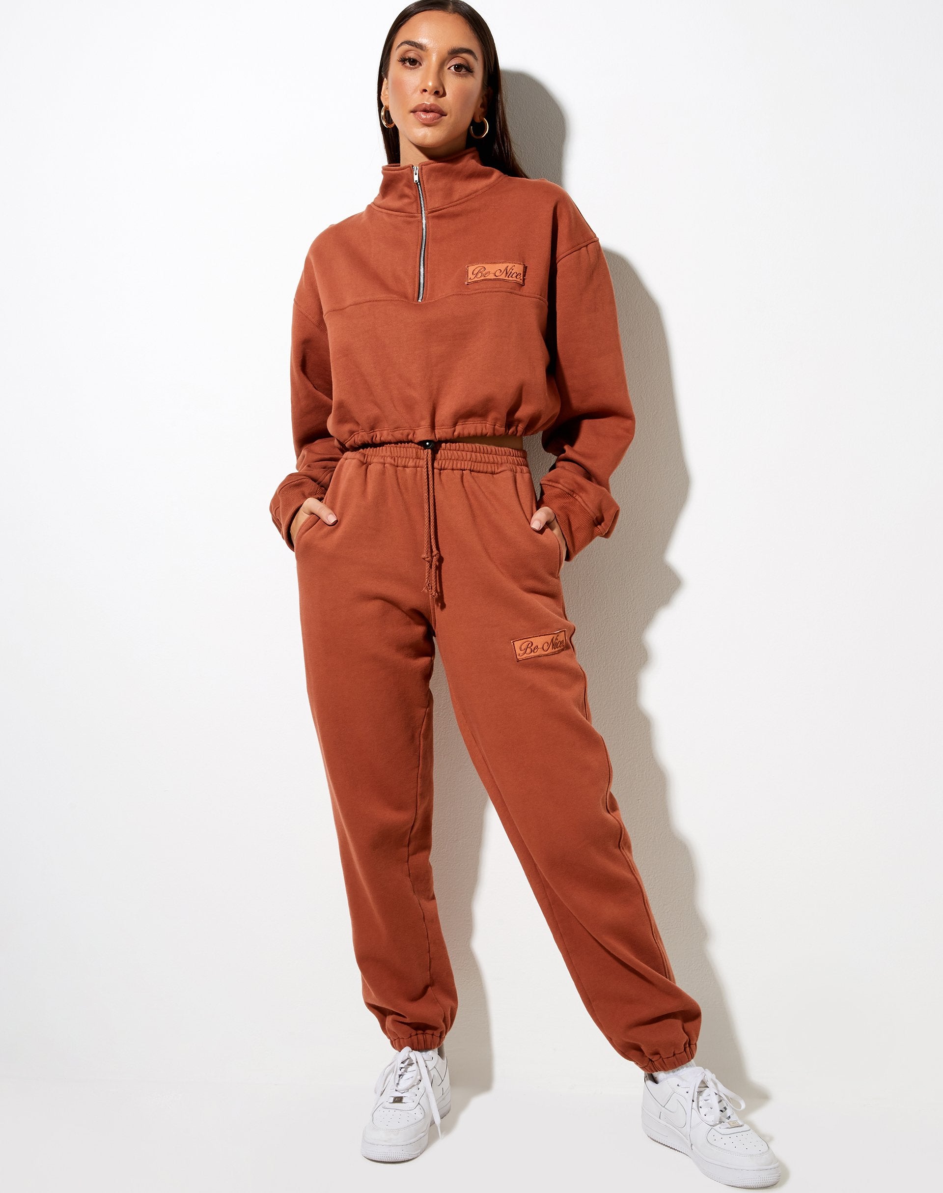 Image de Nar Zip Bungee Jumper in Burnt Brick Be Nice Label Embro