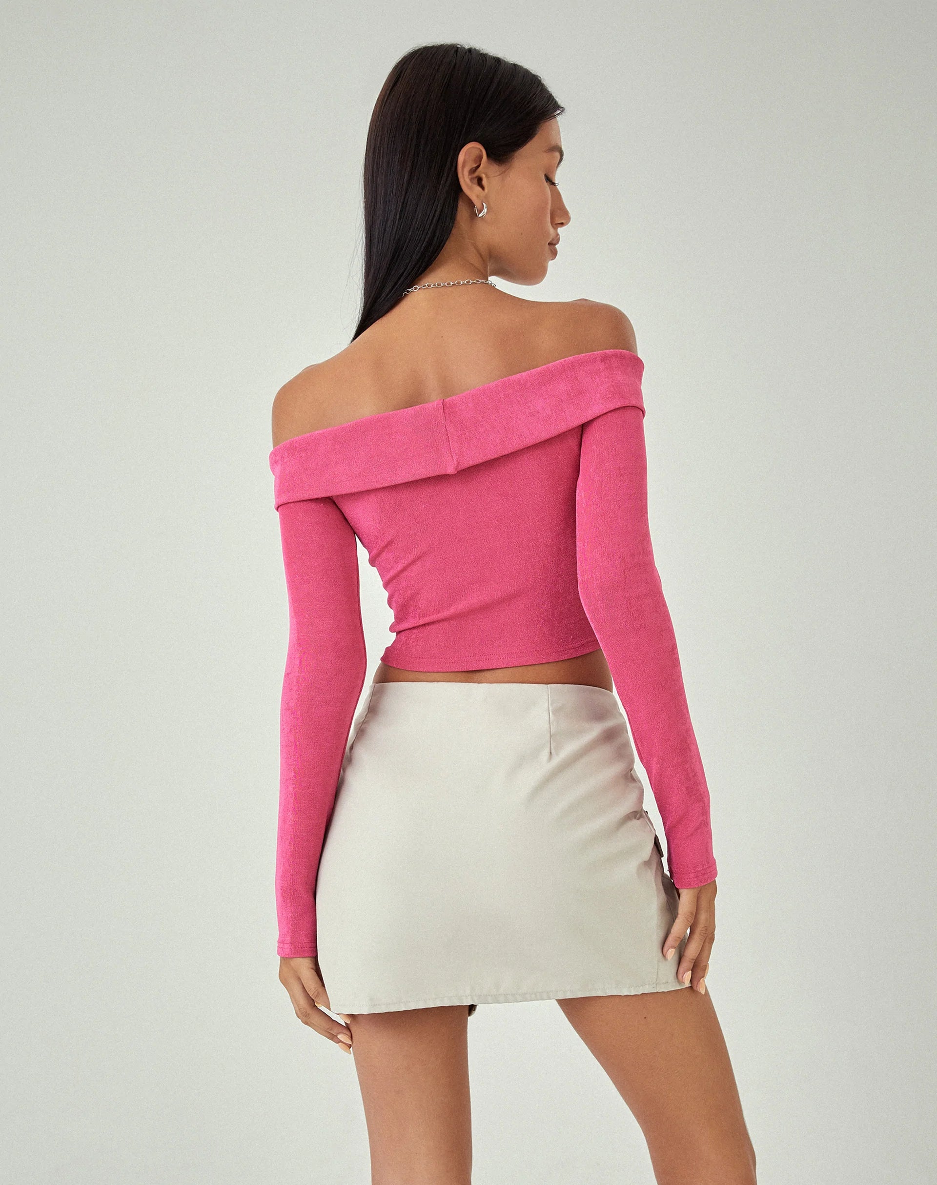 Image de MOTEL X JACQUIE Nasari Bardot Crop Top in Magenta