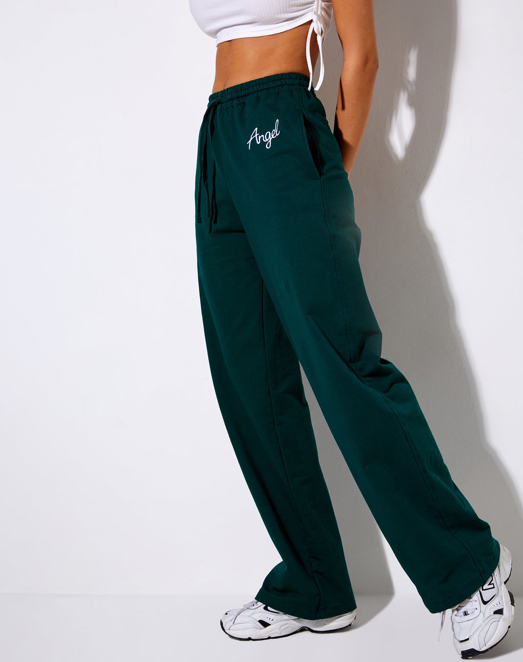 Pantalon de jogging Nattan en vert bouteille avec broderie 'Angel