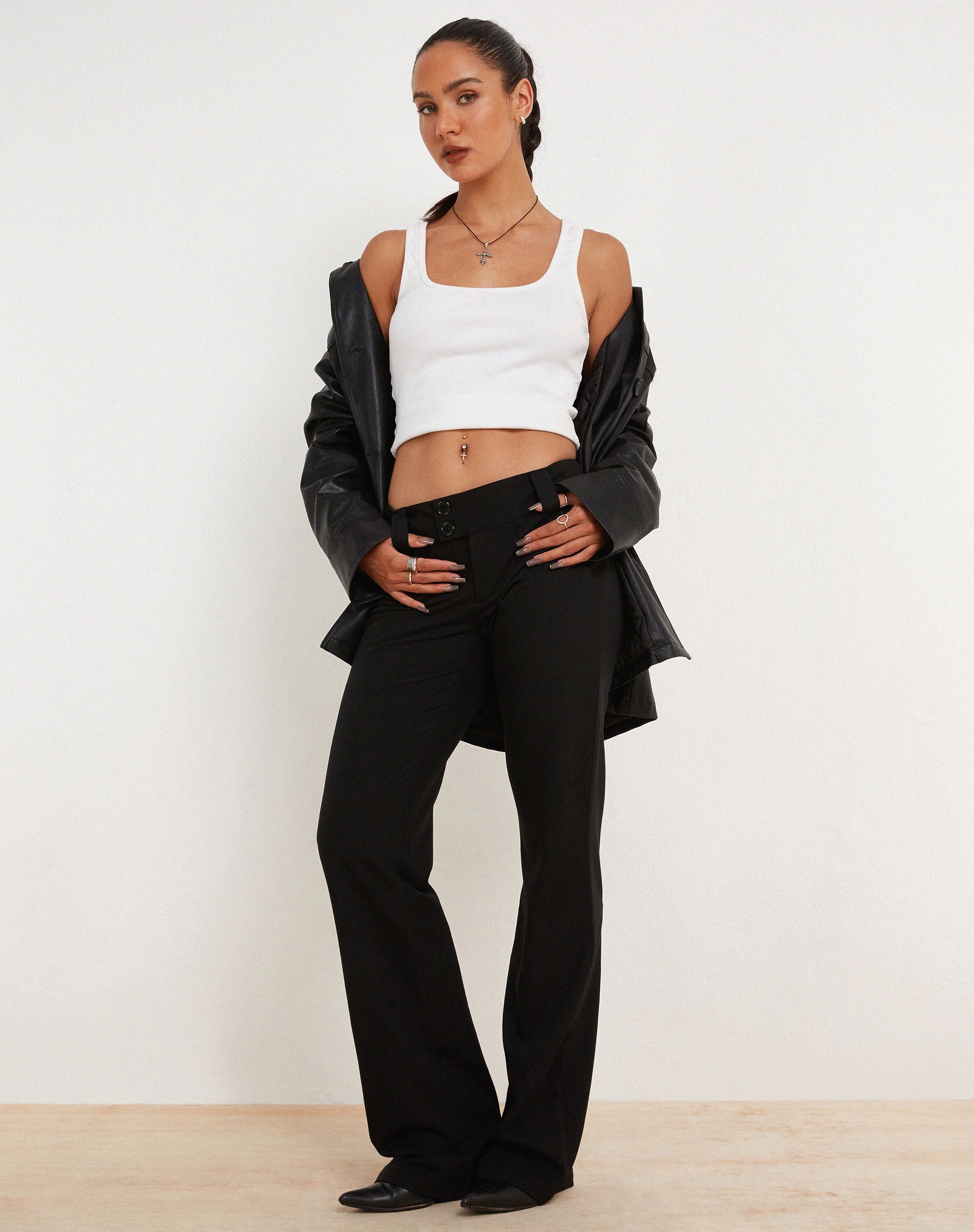 image de Navida Low Rise Trouser in Tailoring Black