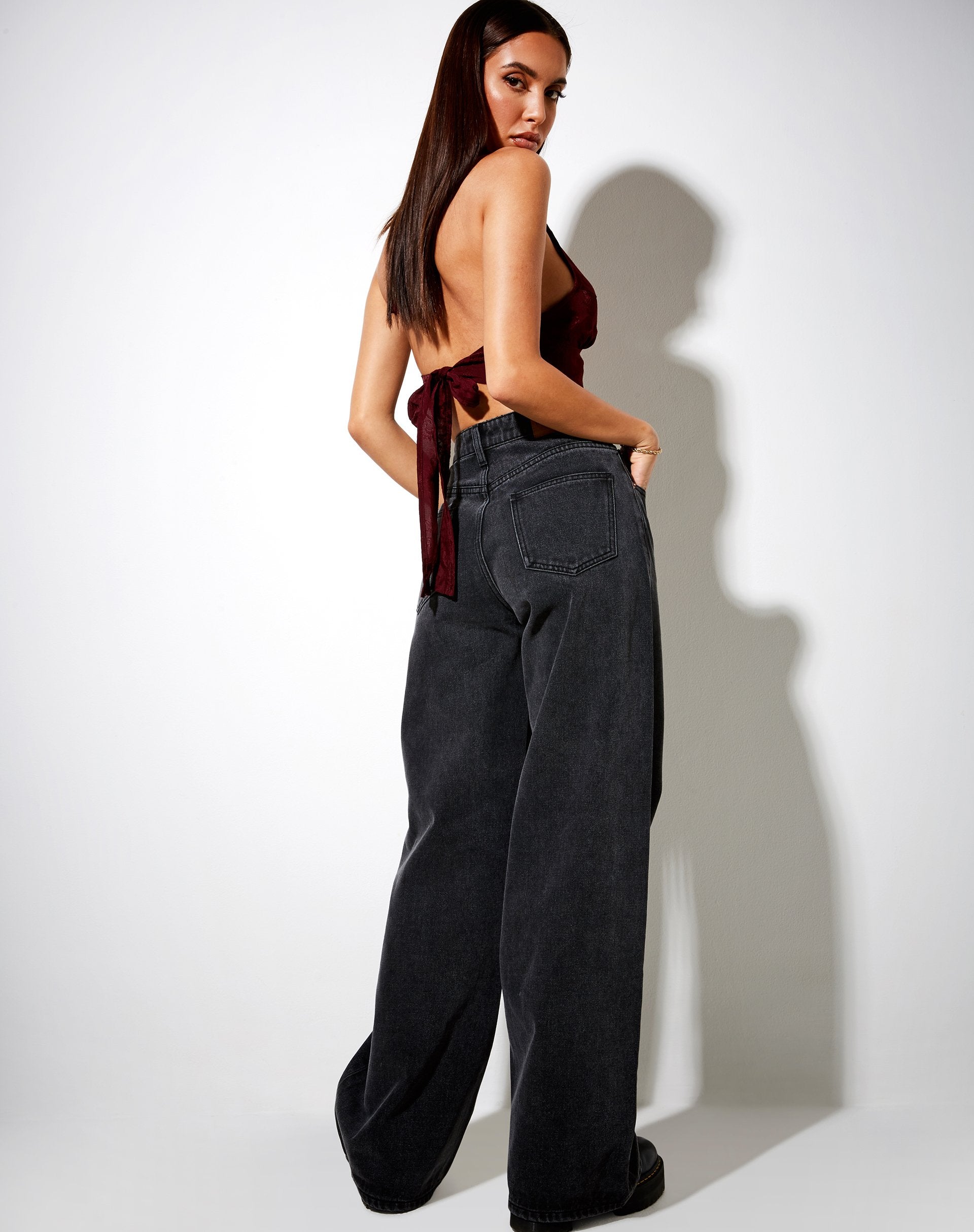 Image de Naya Crop Top in Satin Rose Burgundy