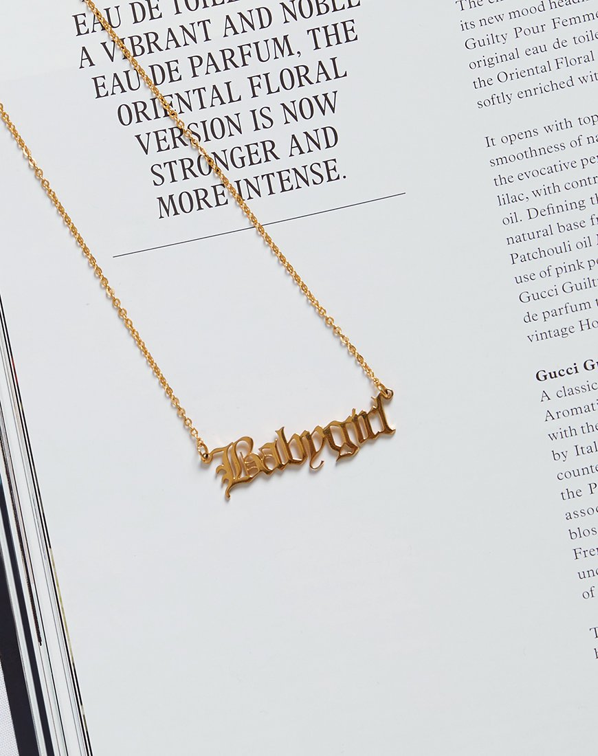 Image du collier "Baby Girl" en or