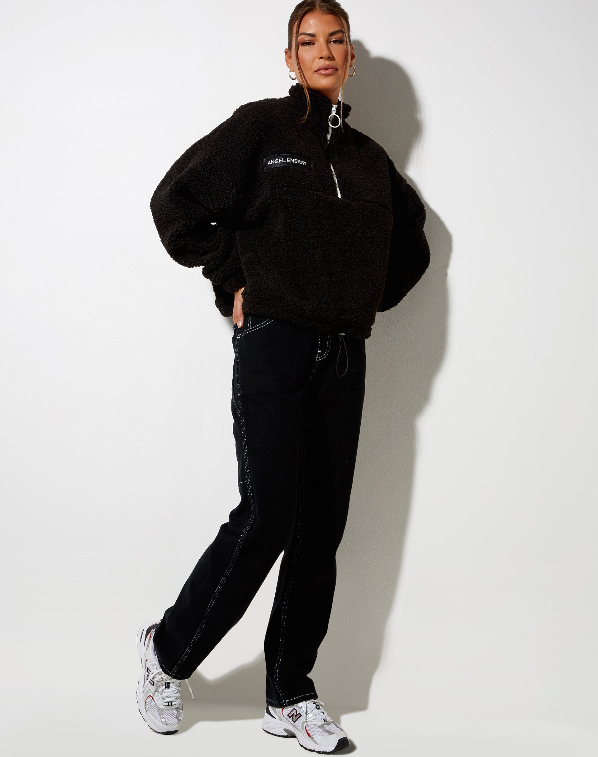 Image de Nero Jumper en Borg Black Angel Energy Label