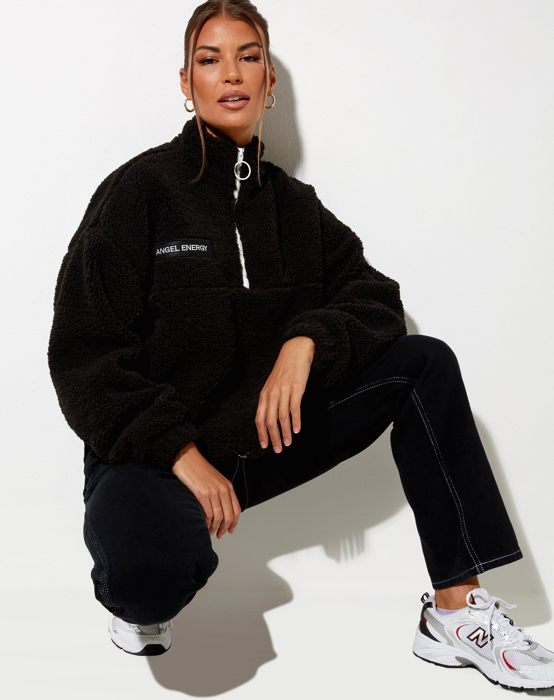 Image de Nero Jumper en Borg Black Angel Energy Label
