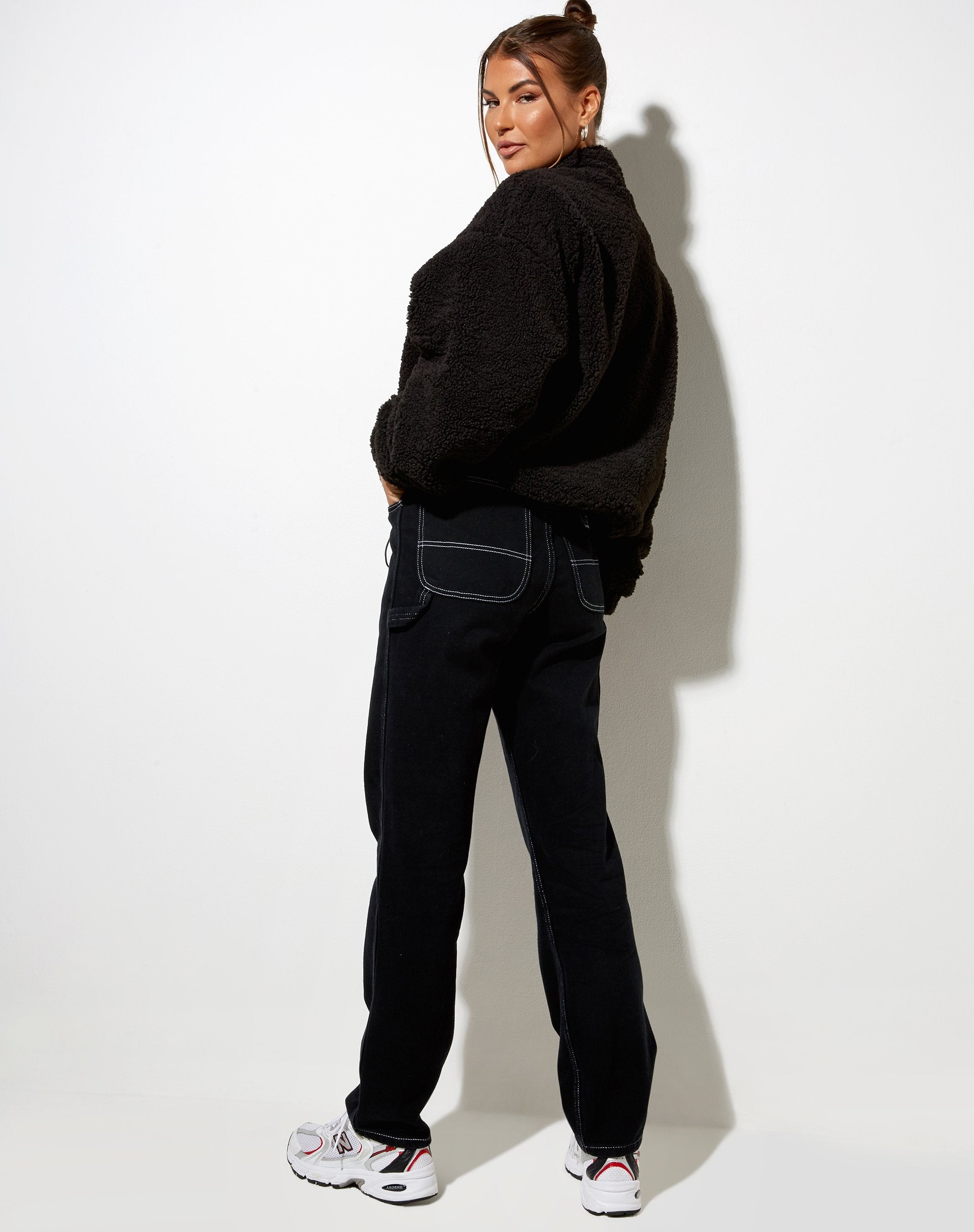 Image de Nero Jumper en Borg Black Angel Energy Label