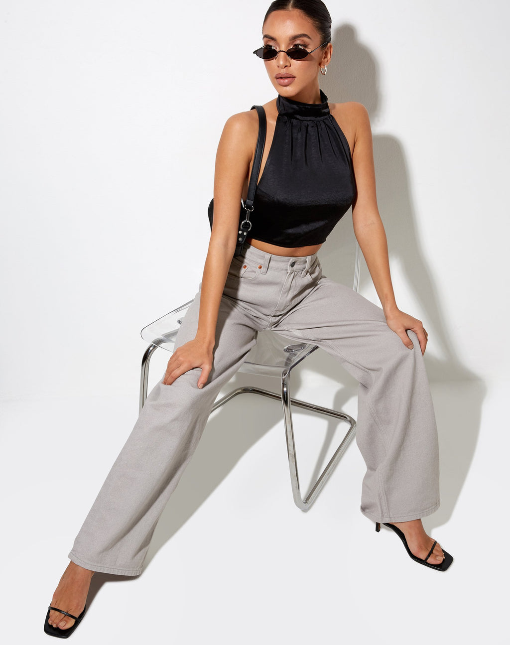 Top court Noela en satin noir