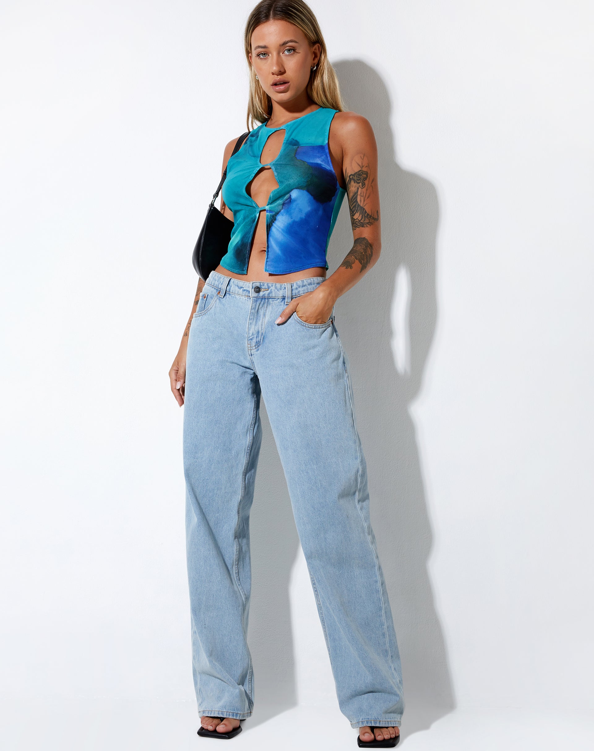 image de Nolan Crop Top en lavis d'aquarelle fluide