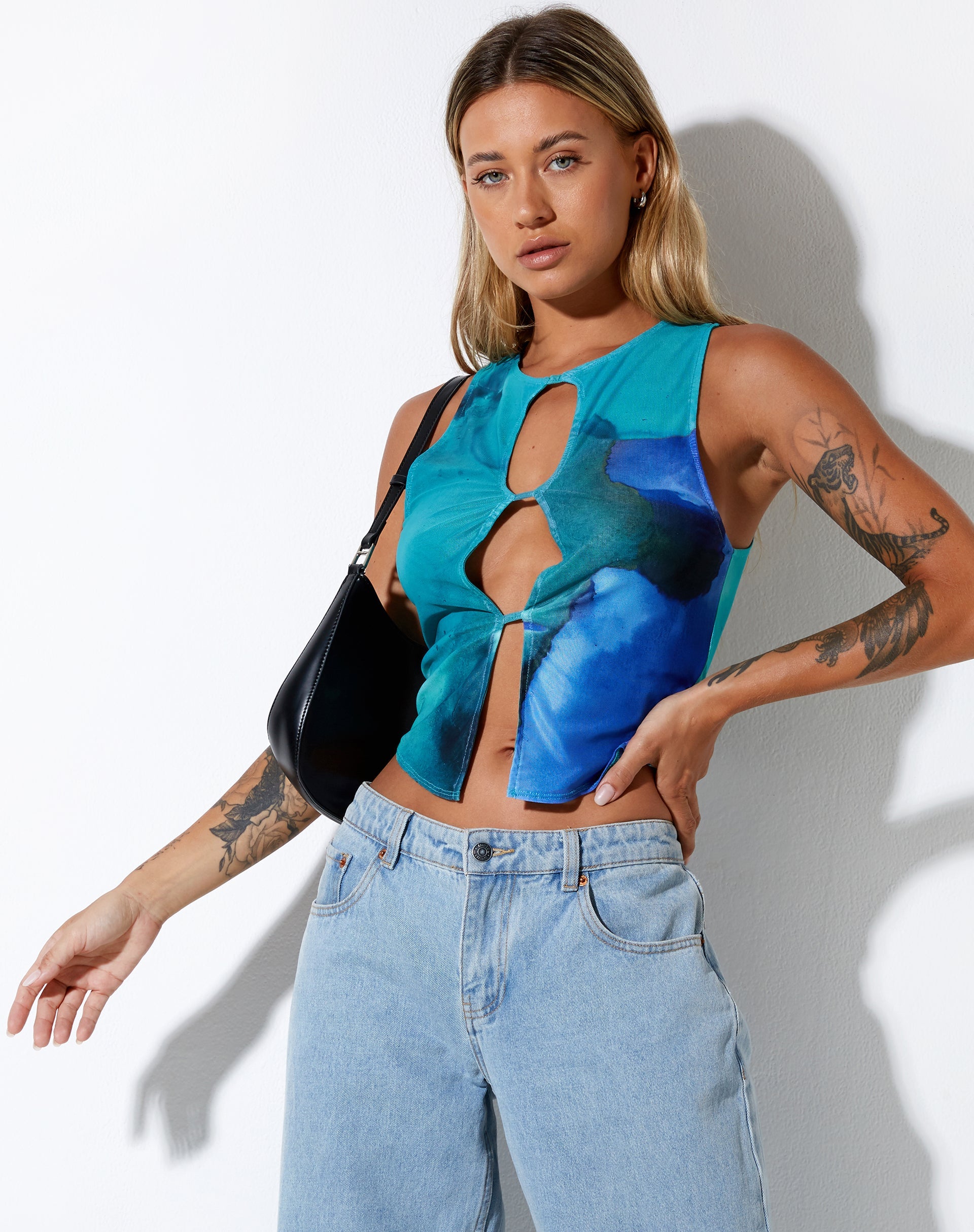 image de Nolan Crop Top en lavis d'aquarelle fluide