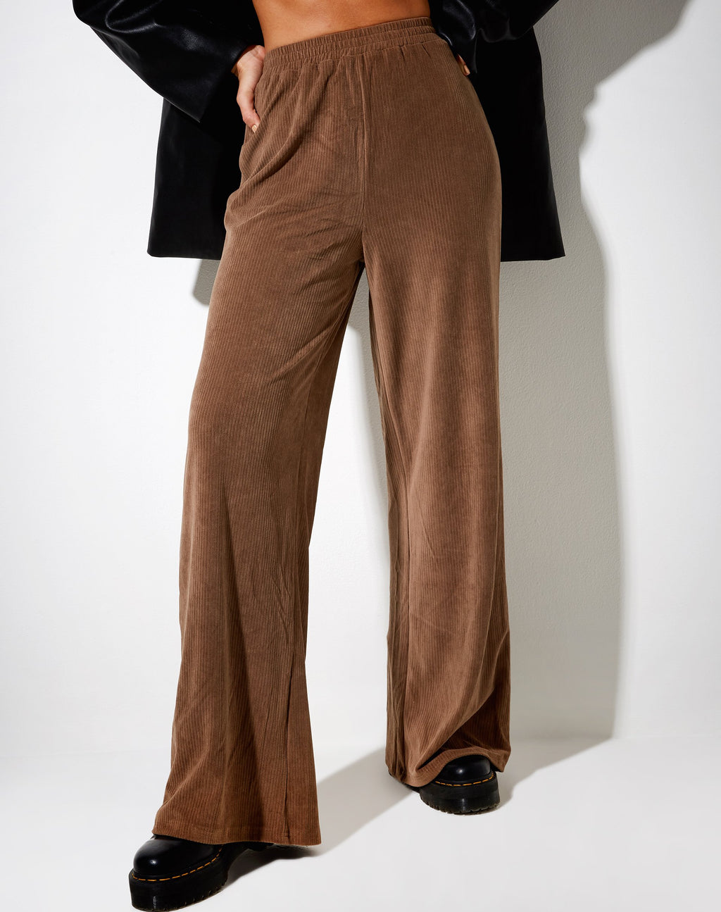 Pantalon Obeli en velours côtelé Tan Brown