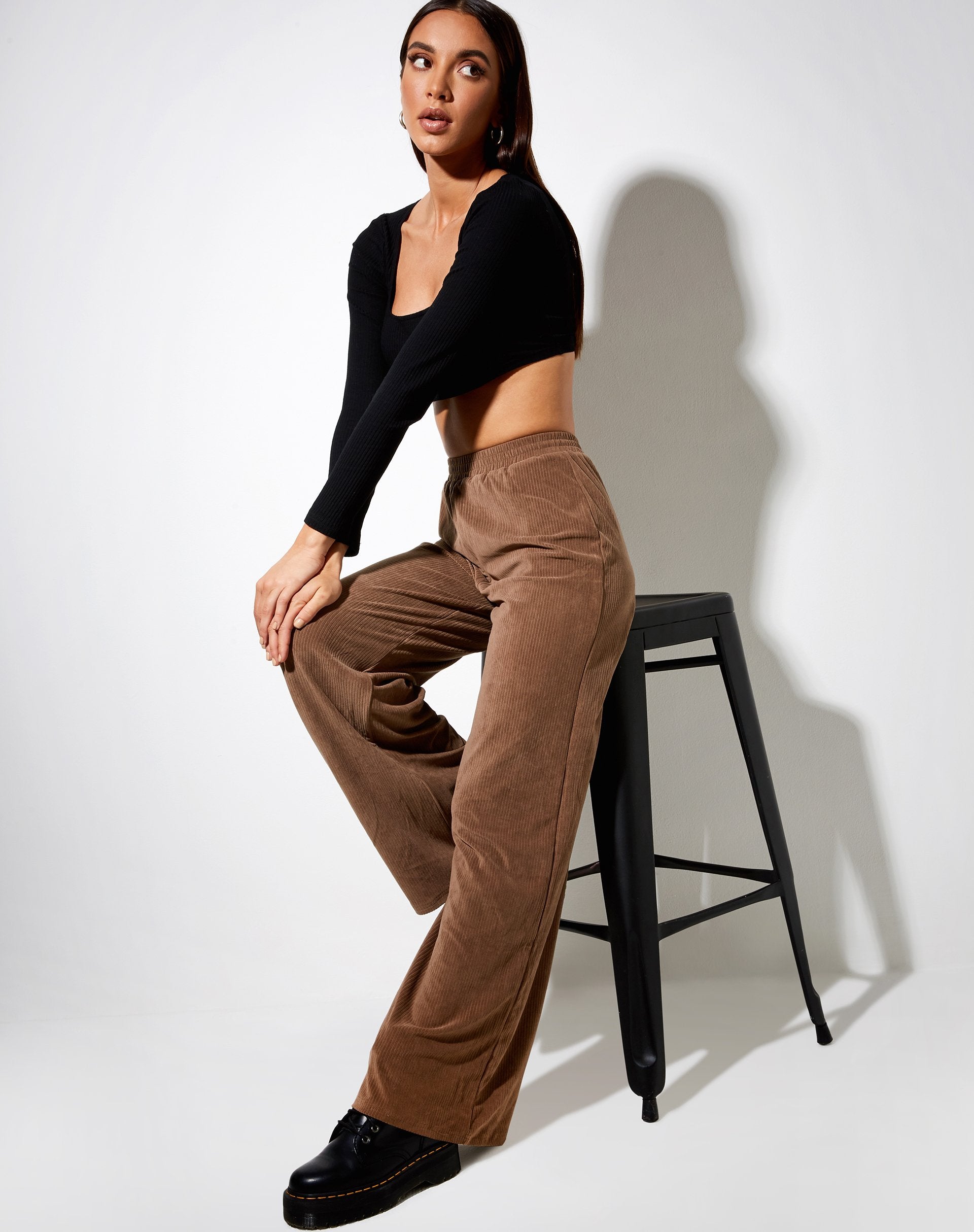 Image de Obeli Pantalon en velours côtelé Tan Brown