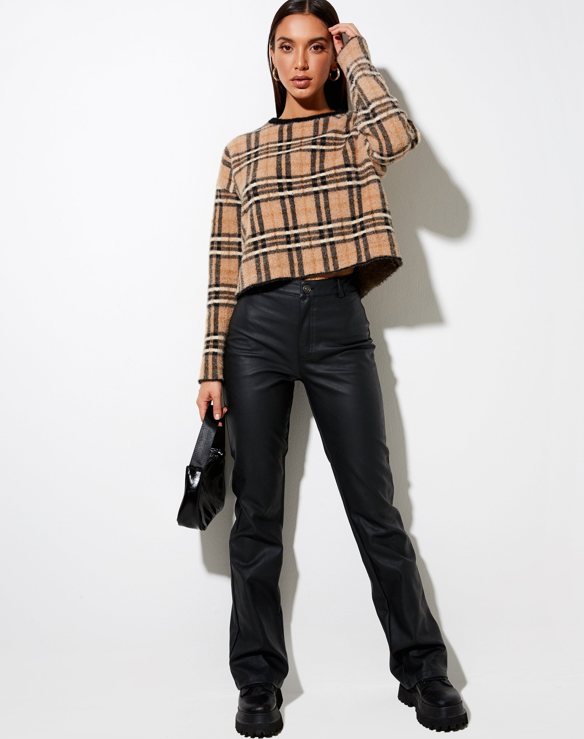 Image de Oki Jumper en tricot crème à carreaux noirs et blancs