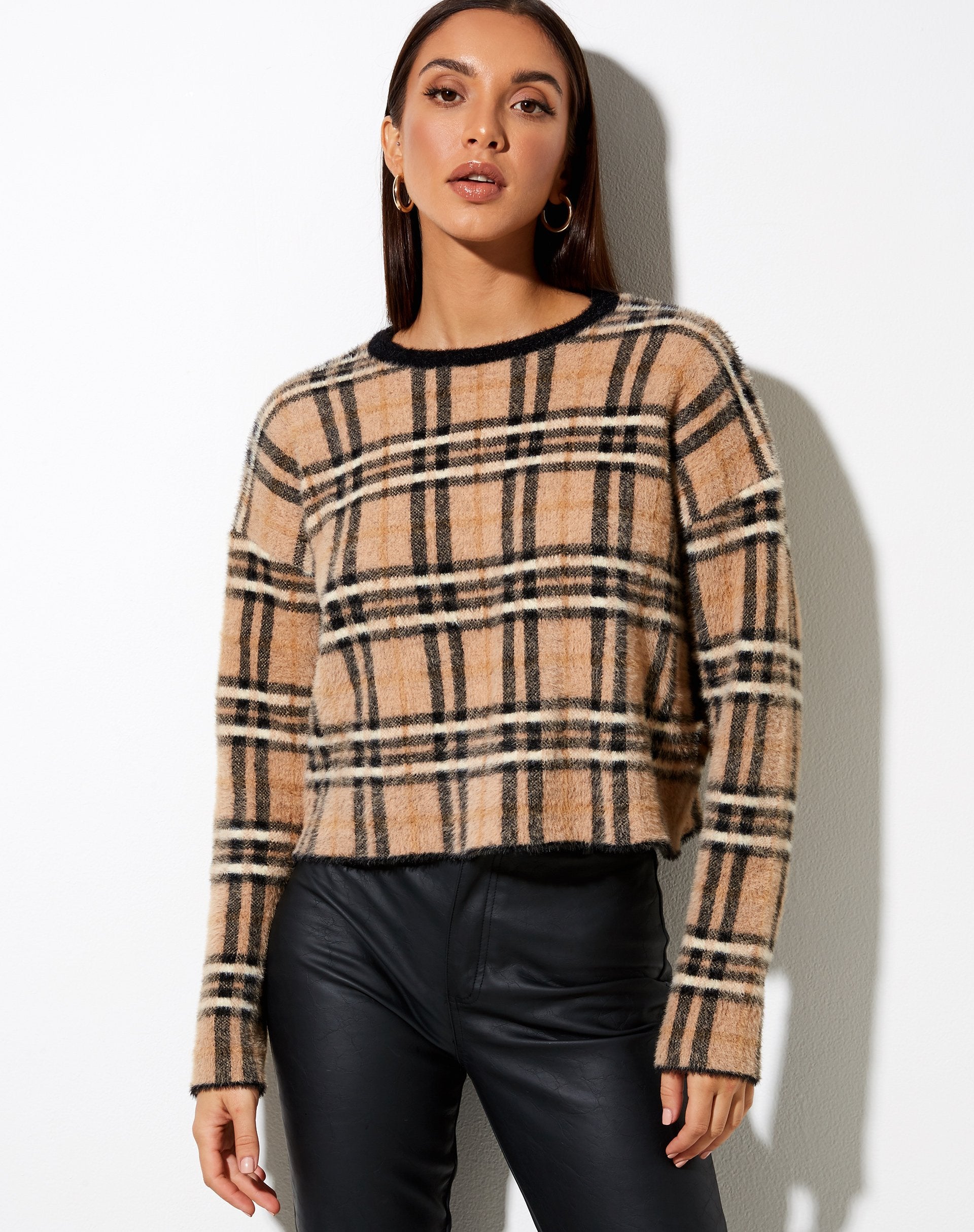 Image de Oki Jumper en tricot crème à carreaux noirs et blancs