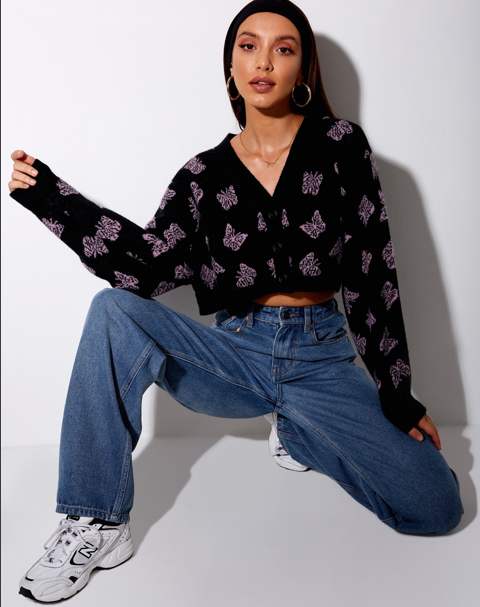 Image du cardigan croisé Olina en noir et violet Butterfly