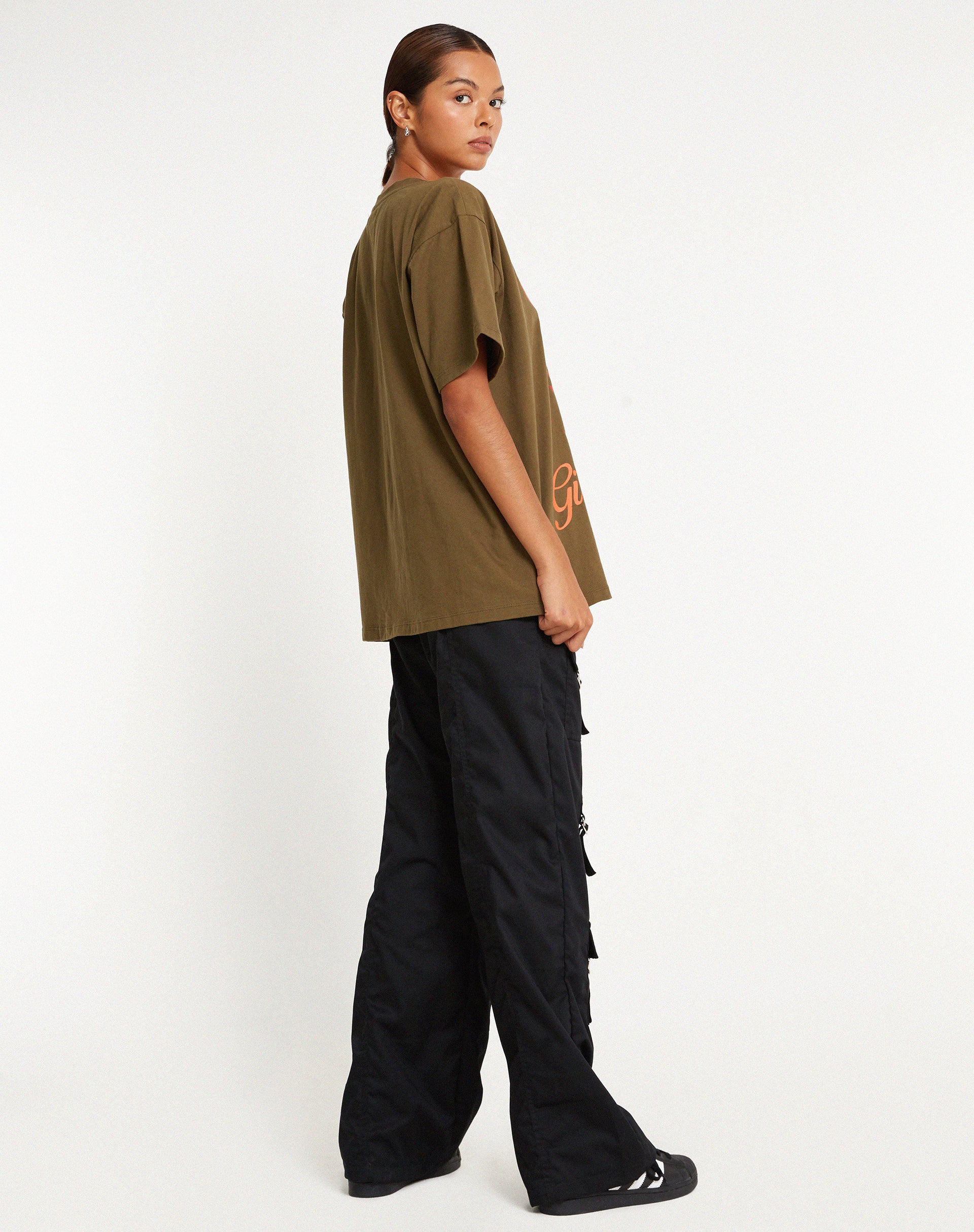 Image de Oversize Basic Tee in Khaki Girls Girls Girls Girls