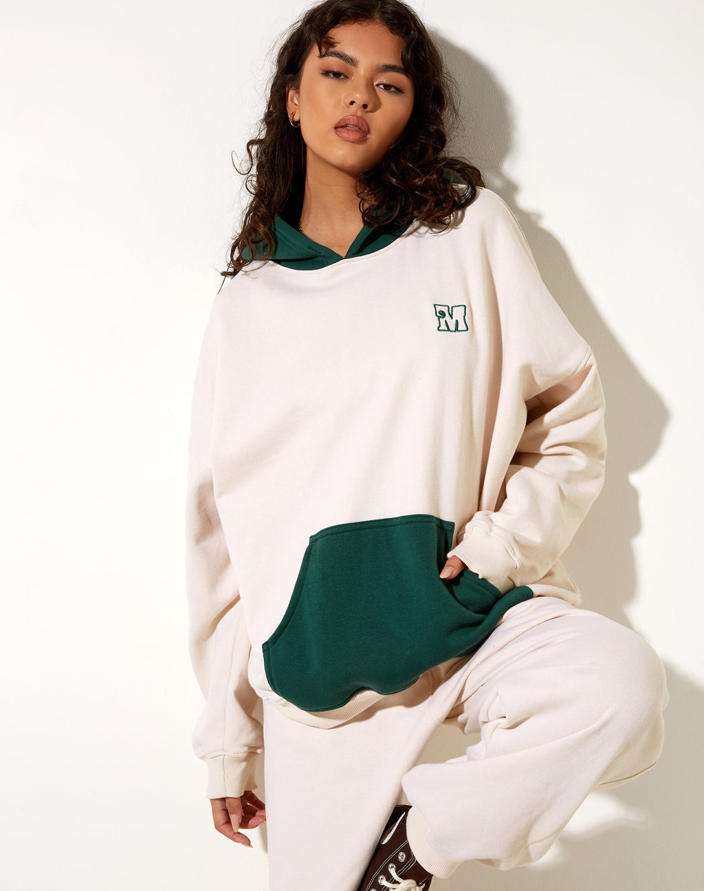 Sweat à capuche oversize en vert forêt hiver blanc M Embro