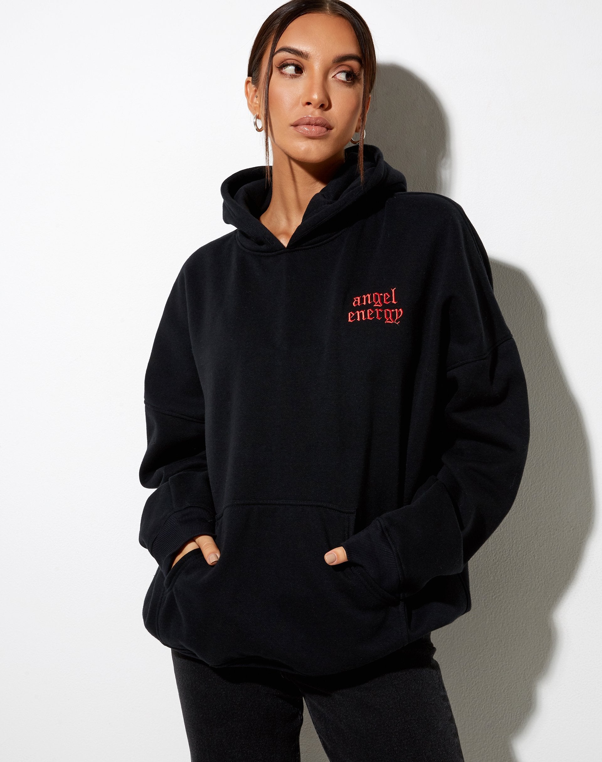 Image de Oversize Hoodie en noir Angel Energy Light Red Embro